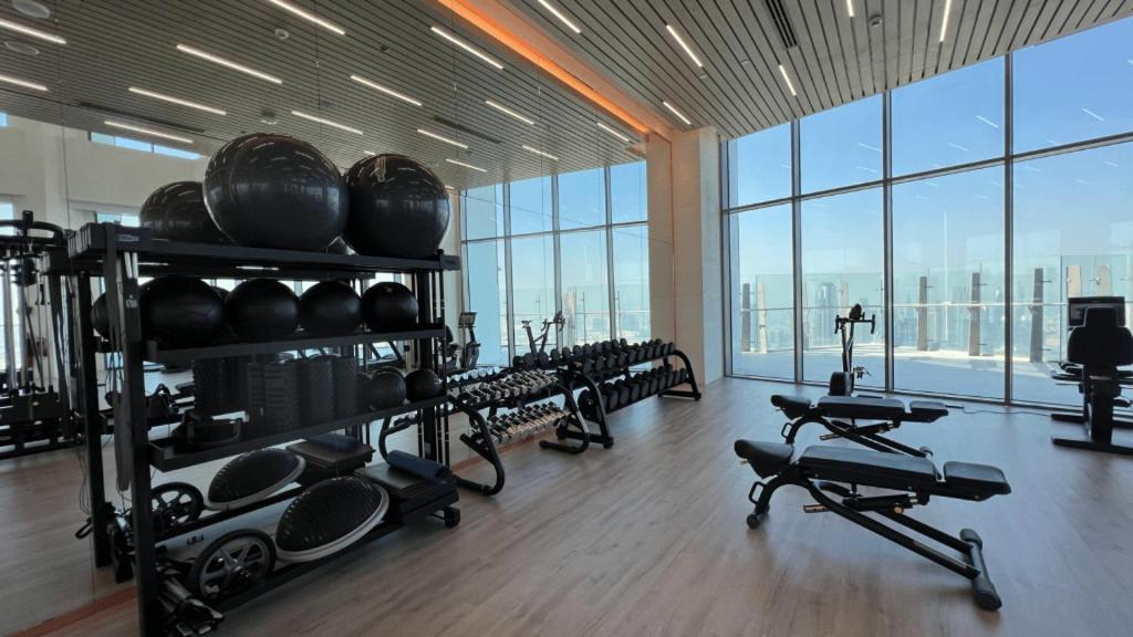 Iconic 1bedroom Duplex With Skyline Views Near Downtown & Burj Khalifa *