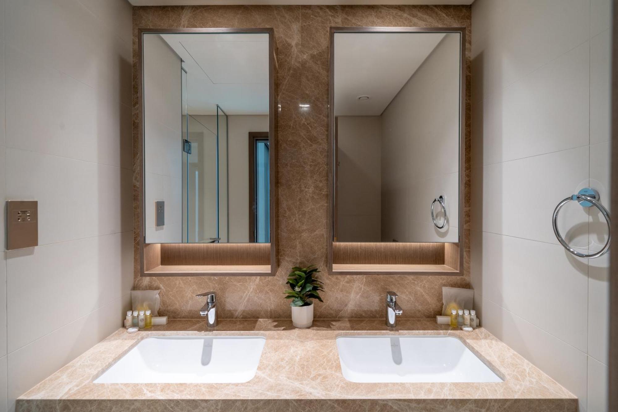 Homes Beyond Newly Furnished 2br With Access