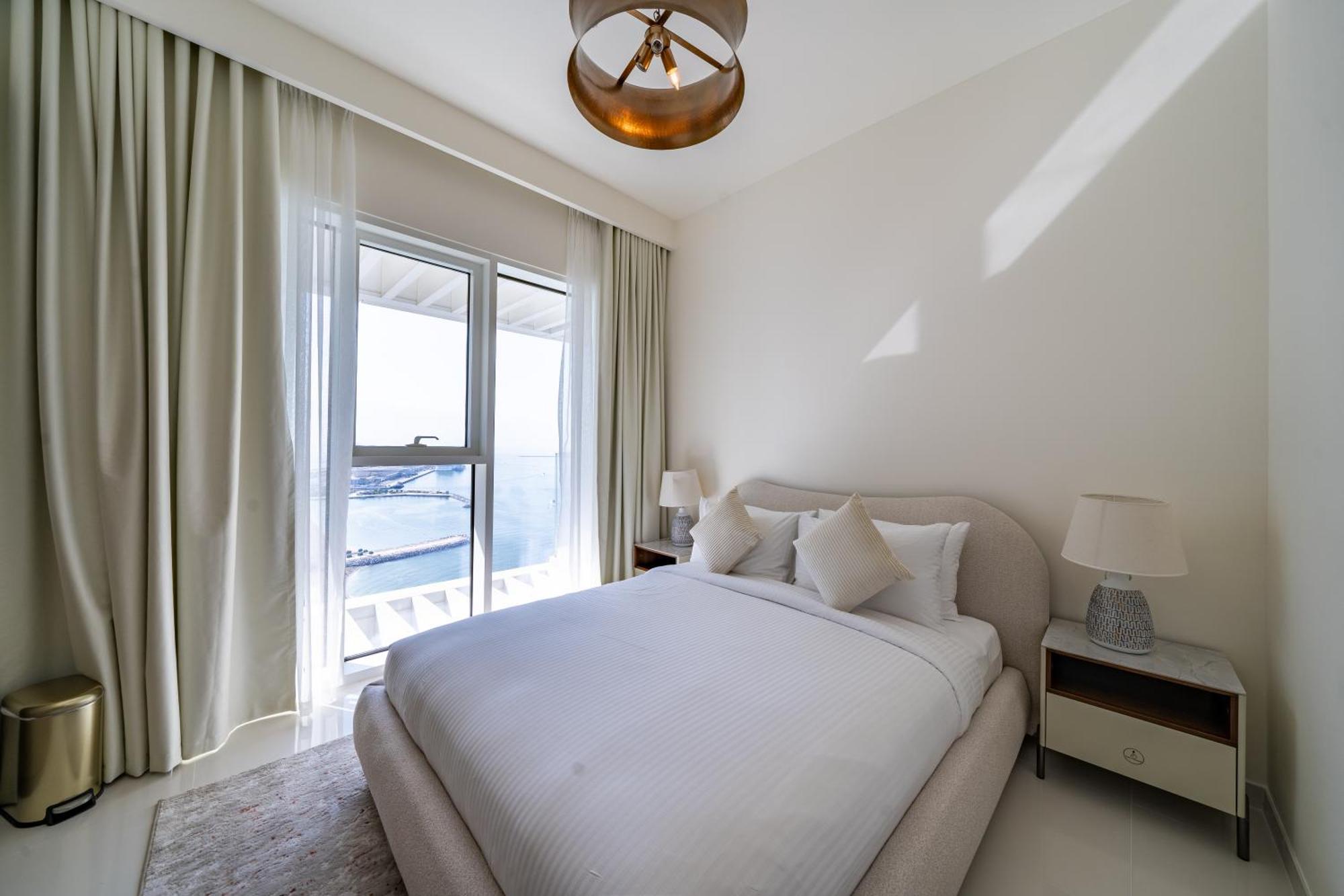 Homes Beyond Newly Furnished 2br With Access Apartment