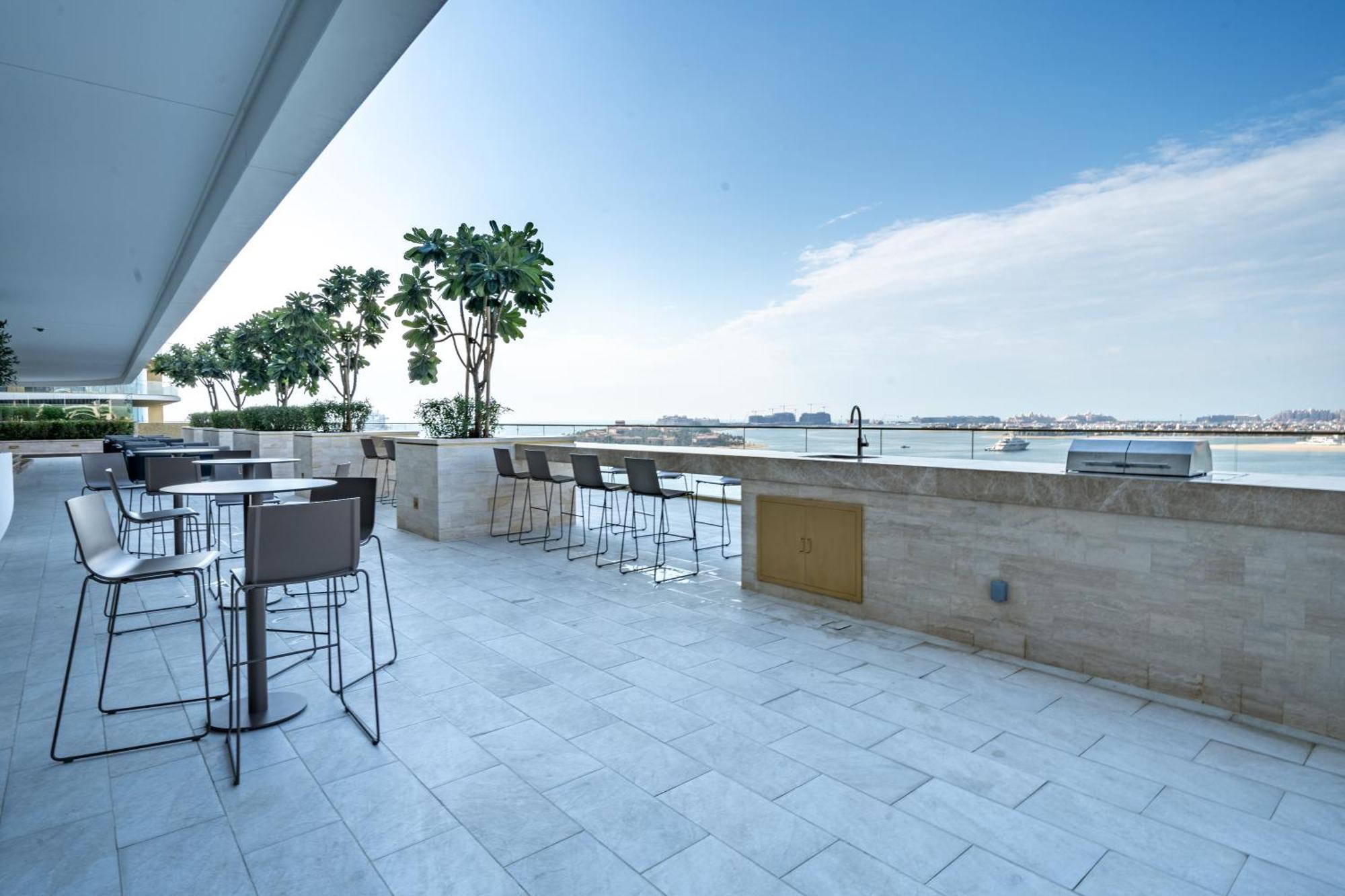 Apartment Homes Beyond Newly Furnished 2br With Access *