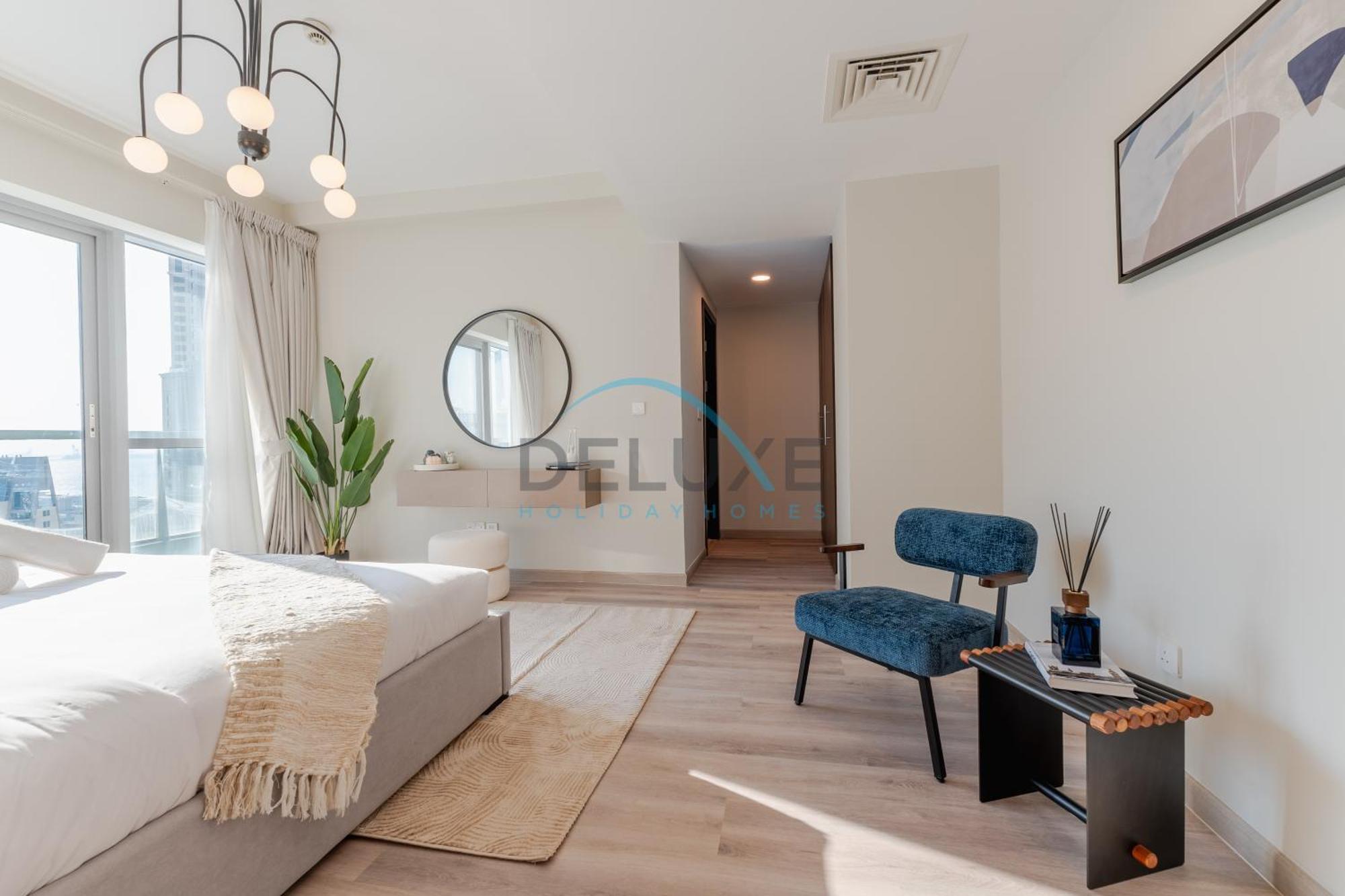 Contemporary 2br With Own Outdoor Jacuzzi In The Point, Marina By Deluxe Homes Apartment *