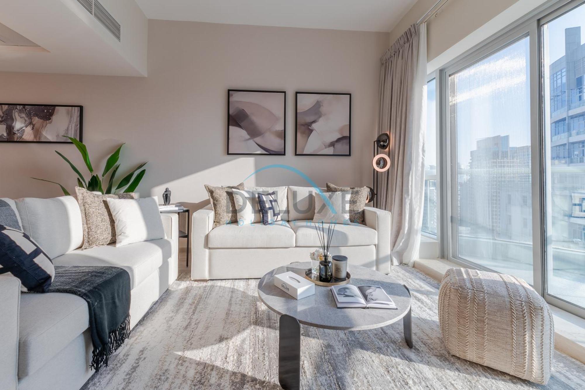 Contemporary 2br With Own Outdoor Jacuzzi In The Point, Marina By Deluxe Homes Apartment