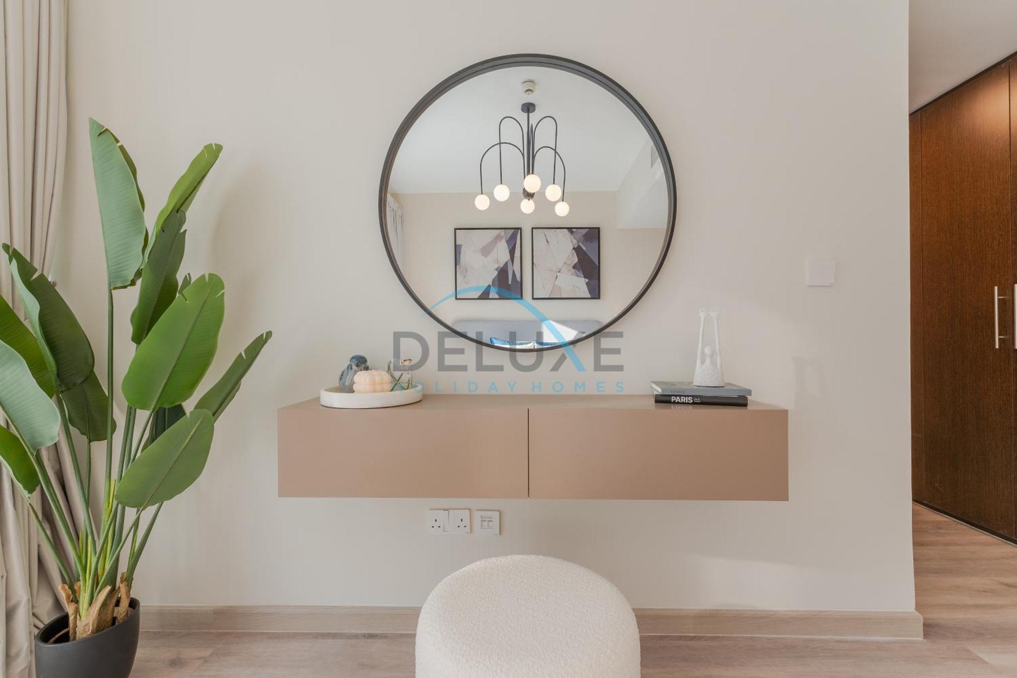 Contemporary 2br With Own Outdoor Jacuzzi In The Point, Marina By Deluxe Homes Apartment *
