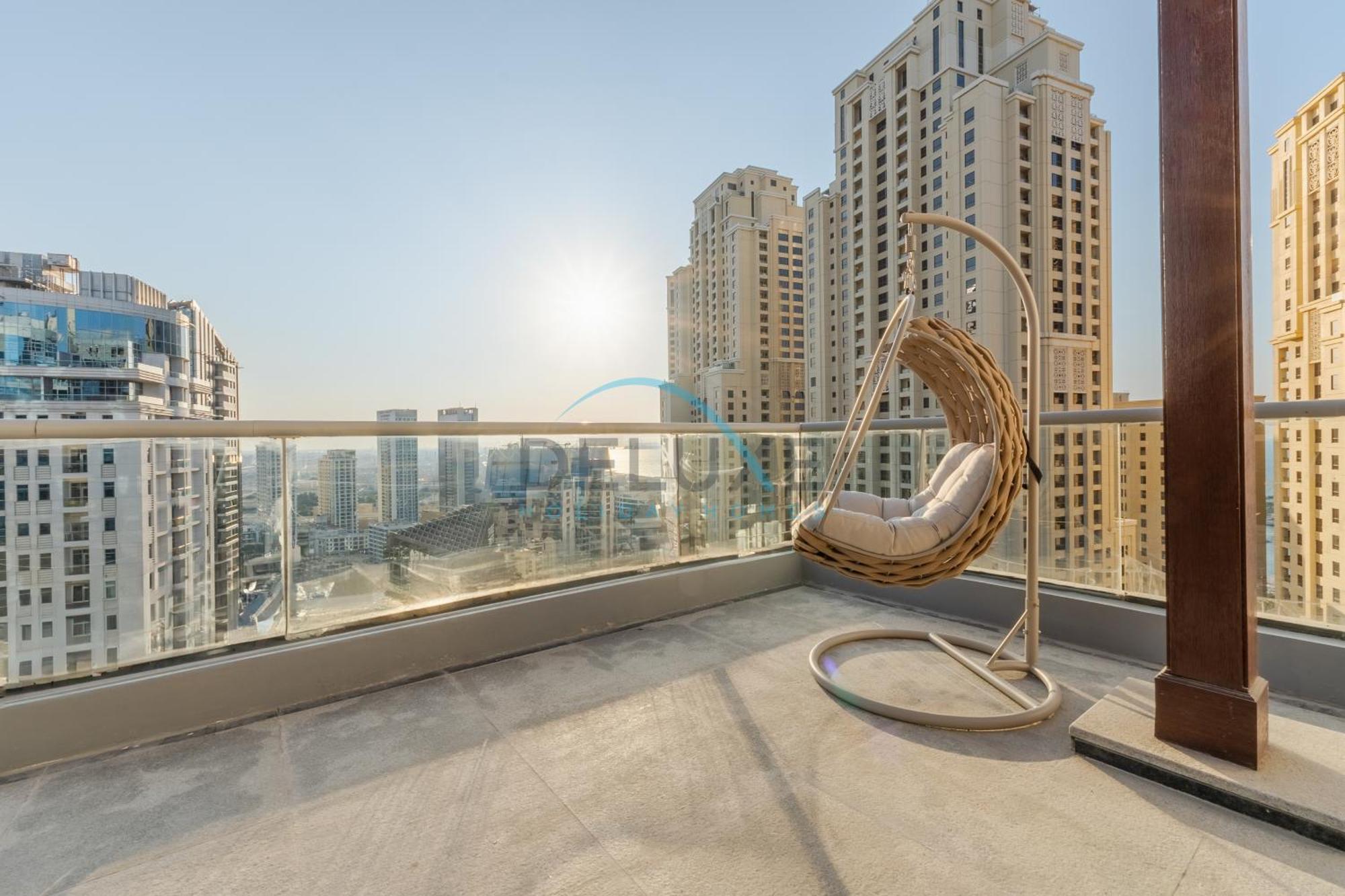 Contemporary 2br With Own Outdoor Jacuzzi In The Point, Marina By Deluxe Homes Dubai