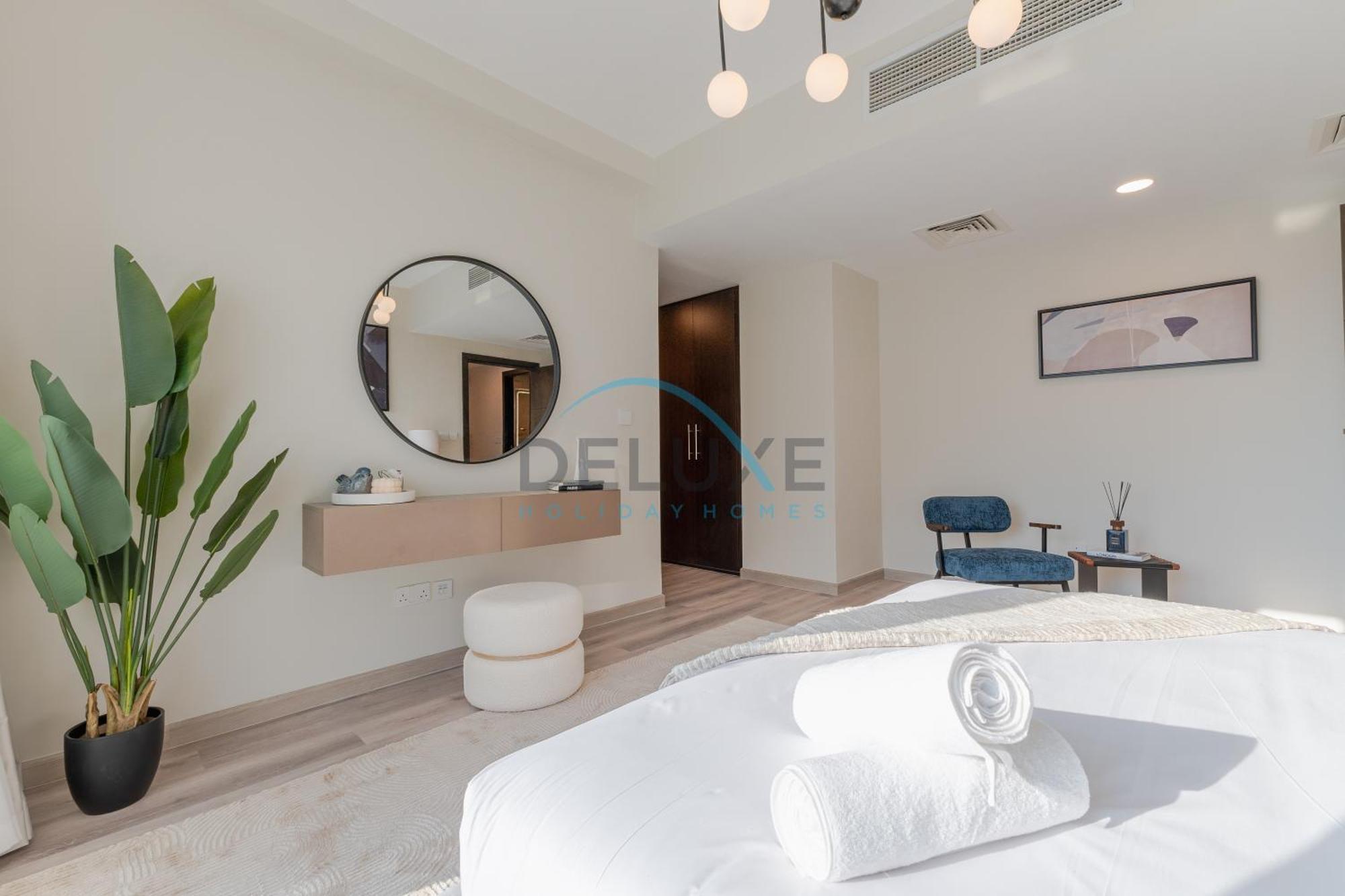 Contemporary 2br With Own Outdoor Jacuzzi In The Point, Marina By Deluxe Homes *