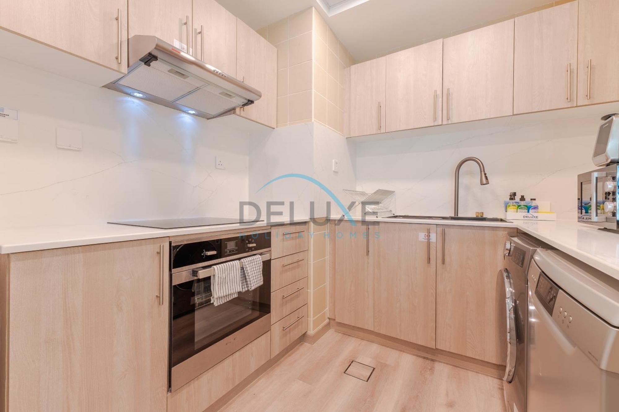 Contemporary 2br With Own Outdoor Jacuzzi In The Point, Marina By Deluxe Homes Dubai