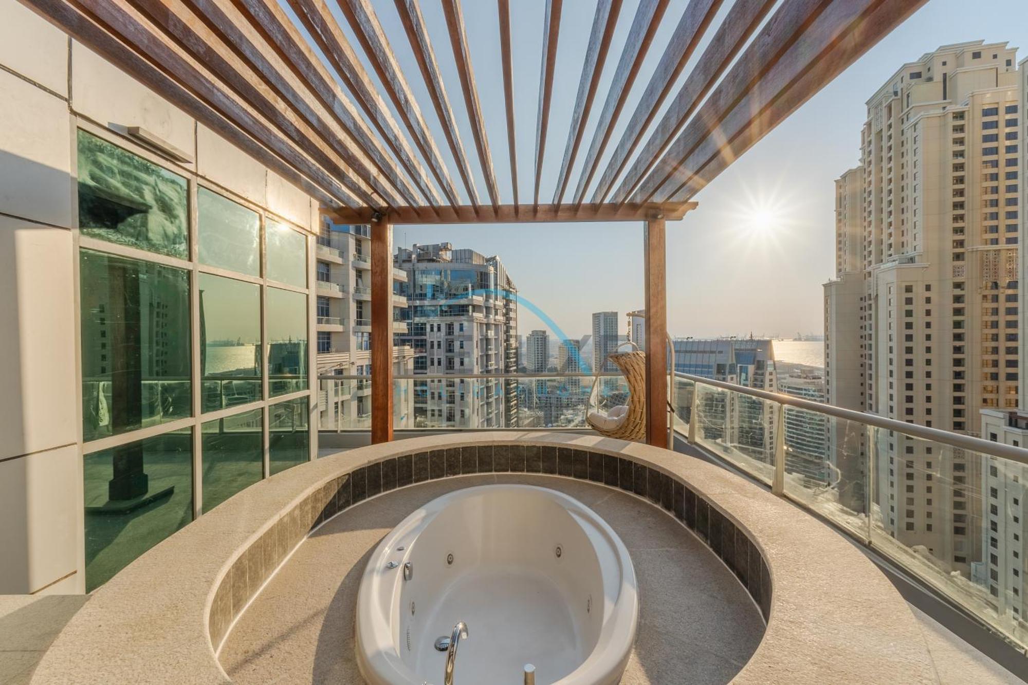 Contemporary 2br With Own Outdoor Jacuzzi In The Point, Marina By Deluxe Homes *