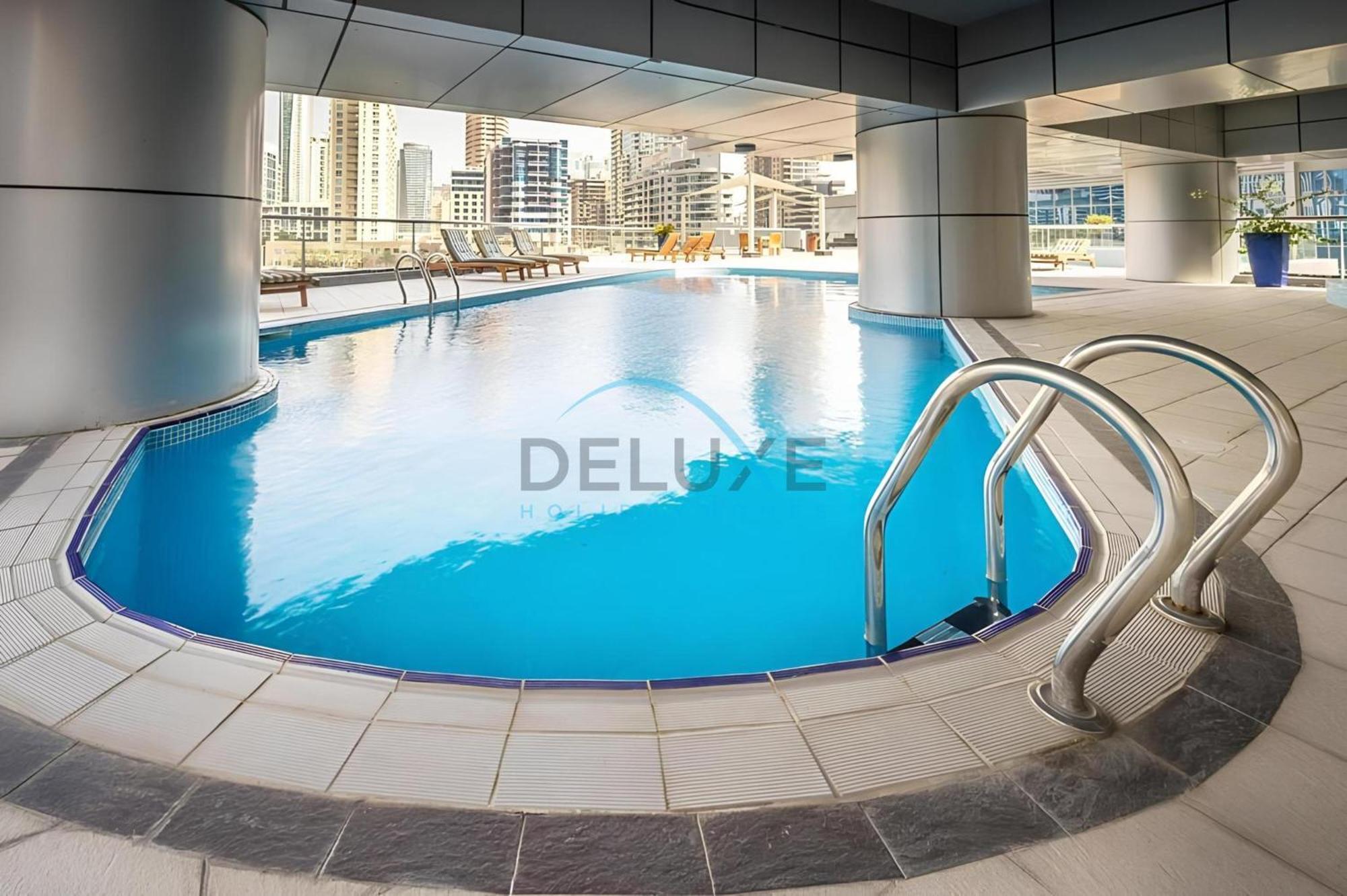 Contemporary 2br With Own Outdoor Jacuzzi In The Point, Marina By Deluxe Homes Dubai