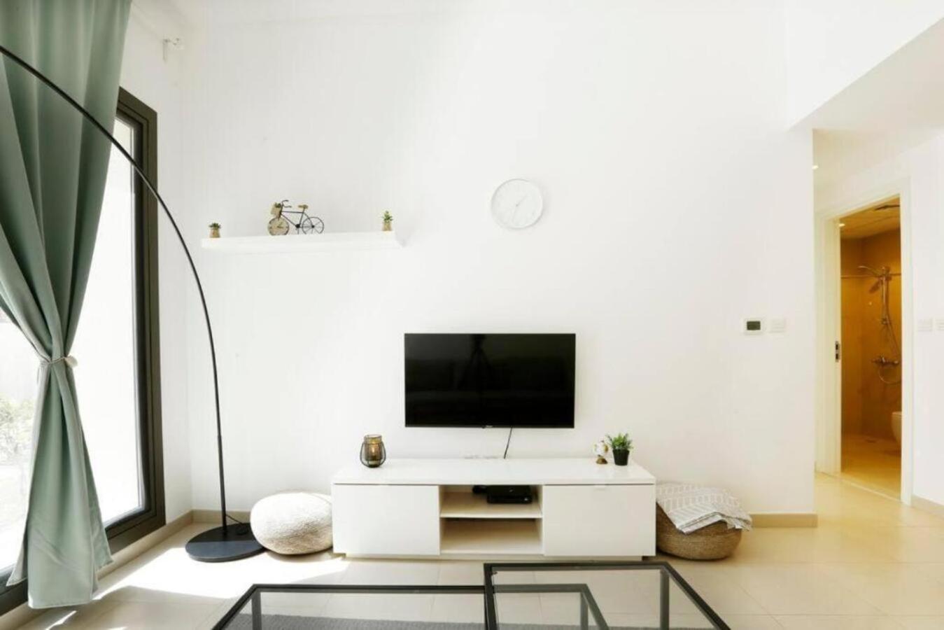 Brown Stone - Miracle Garden Apartment Dubai