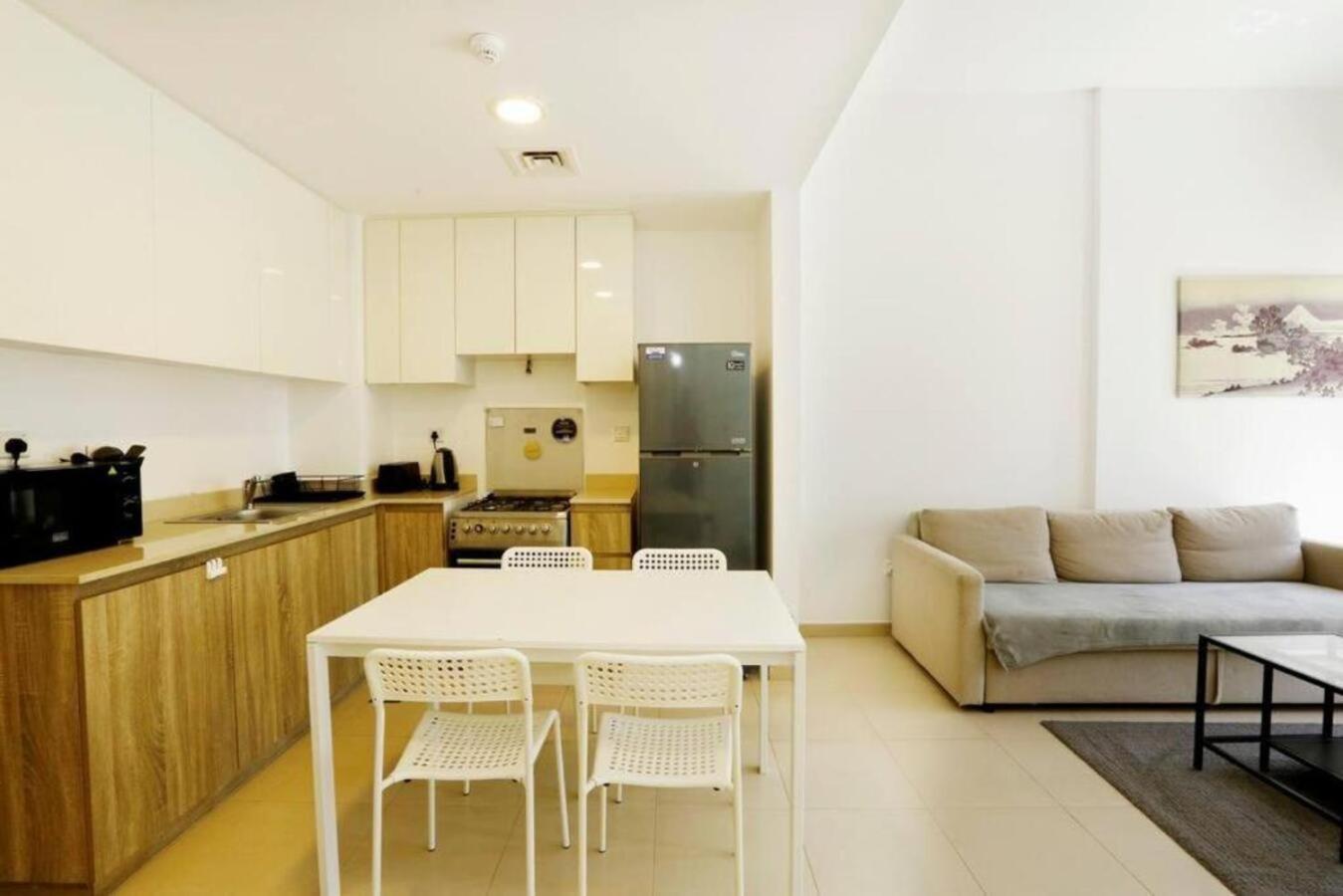 Brown Stone - Miracle Garden Apartment Dubai