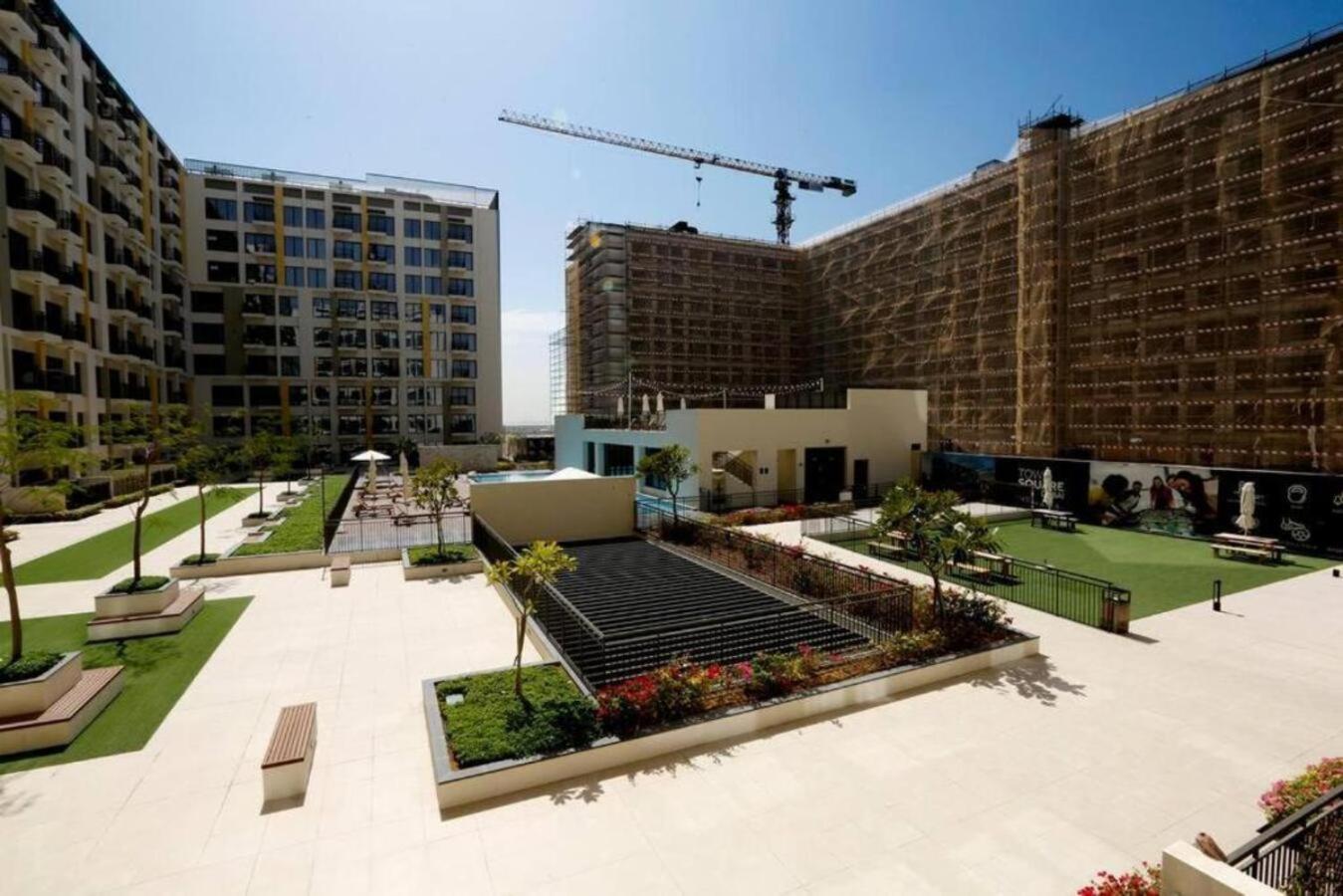 Brown Stone - Miracle Garden Dubai