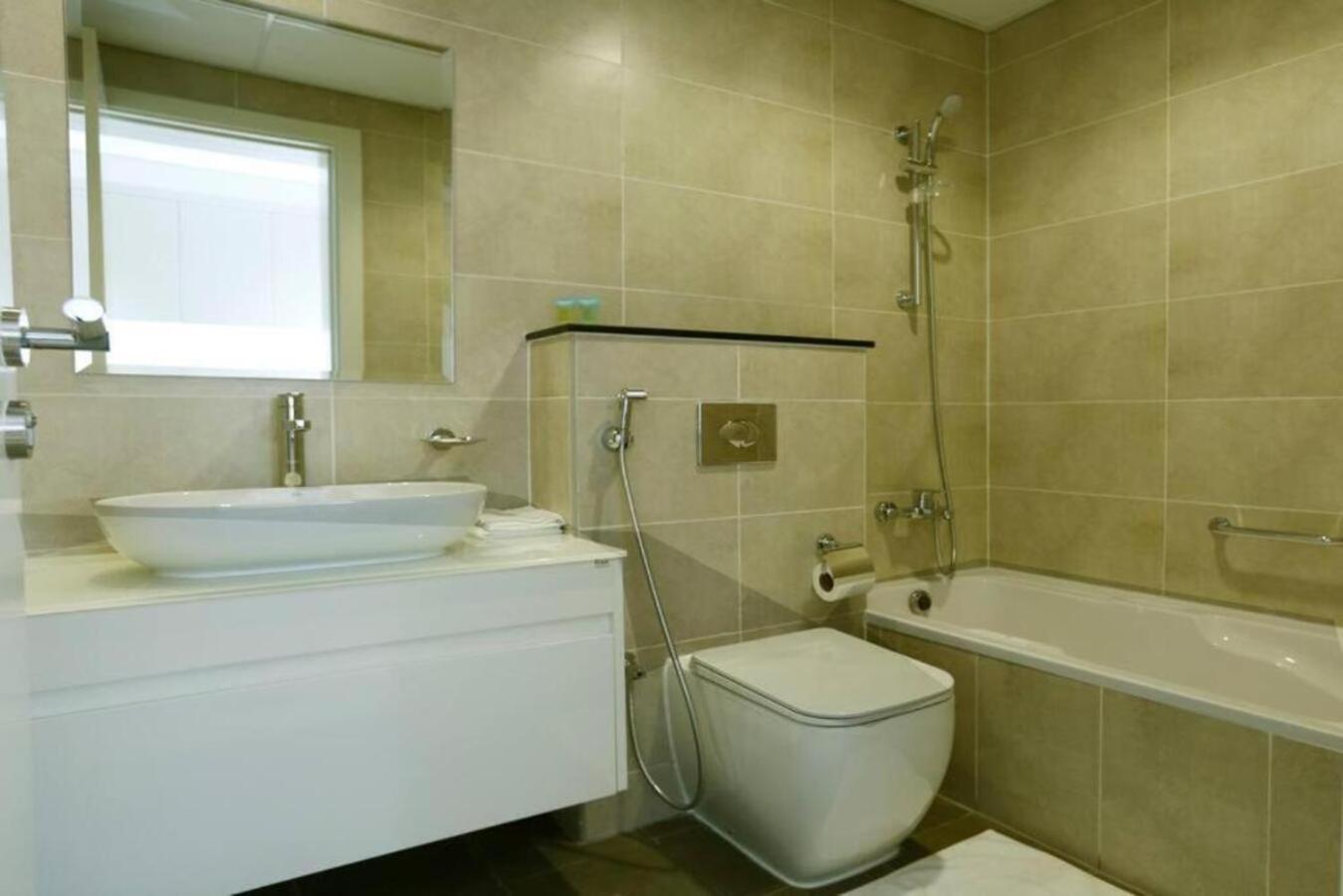Brown Stone - Carson View * Dubai