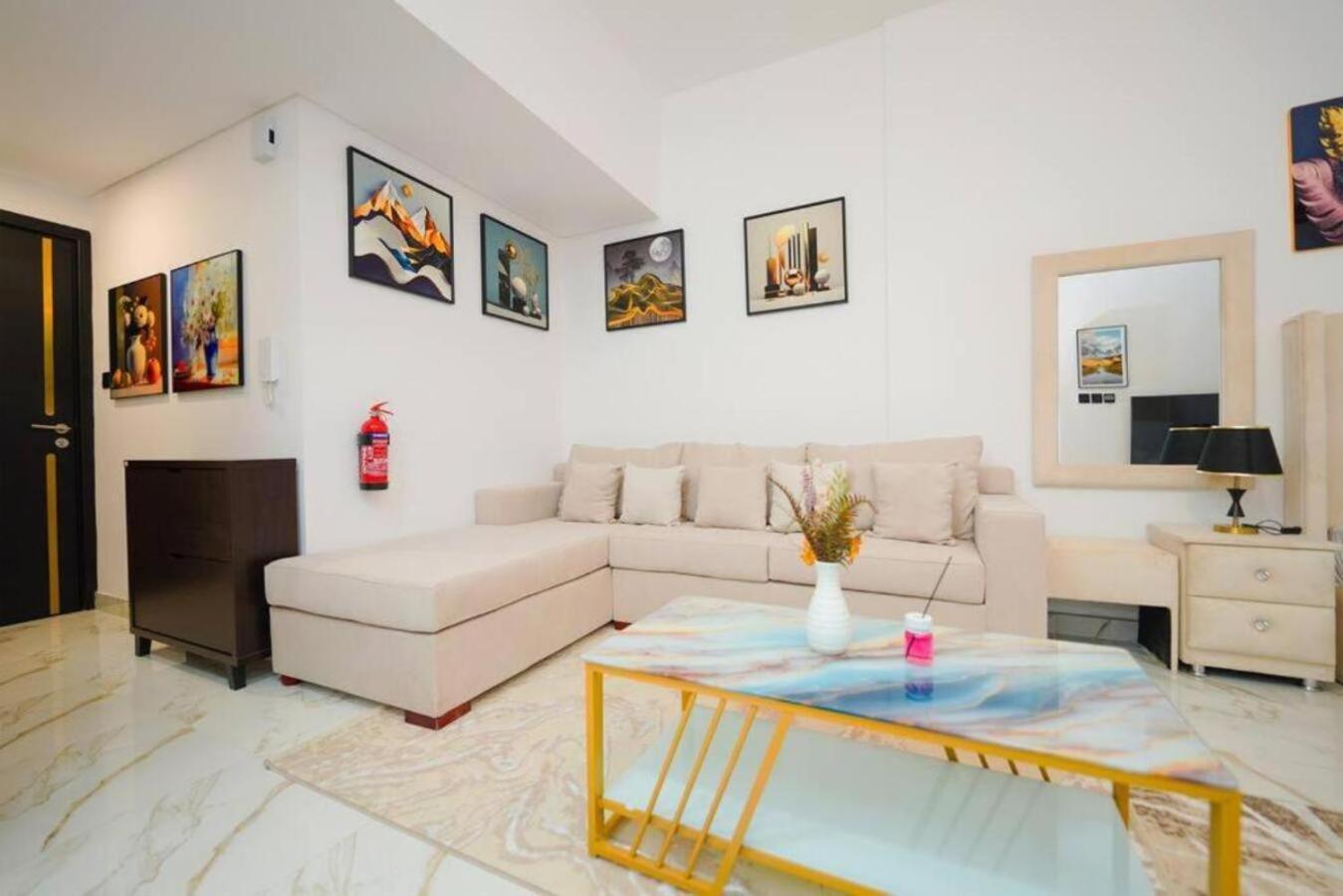 Brown Stone - Dragon Mart International Apartment