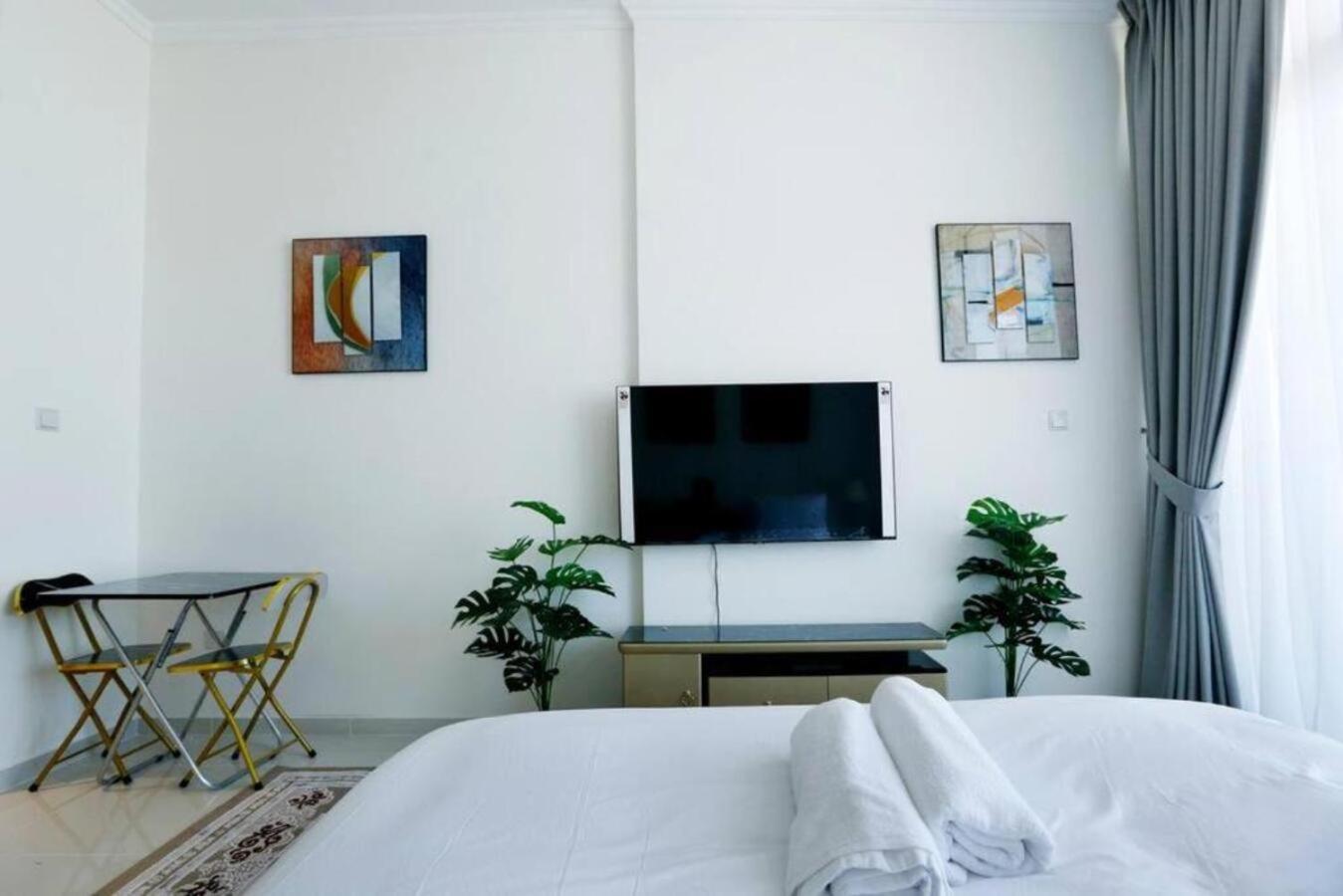 Brown Stone - Carson View Apartment *