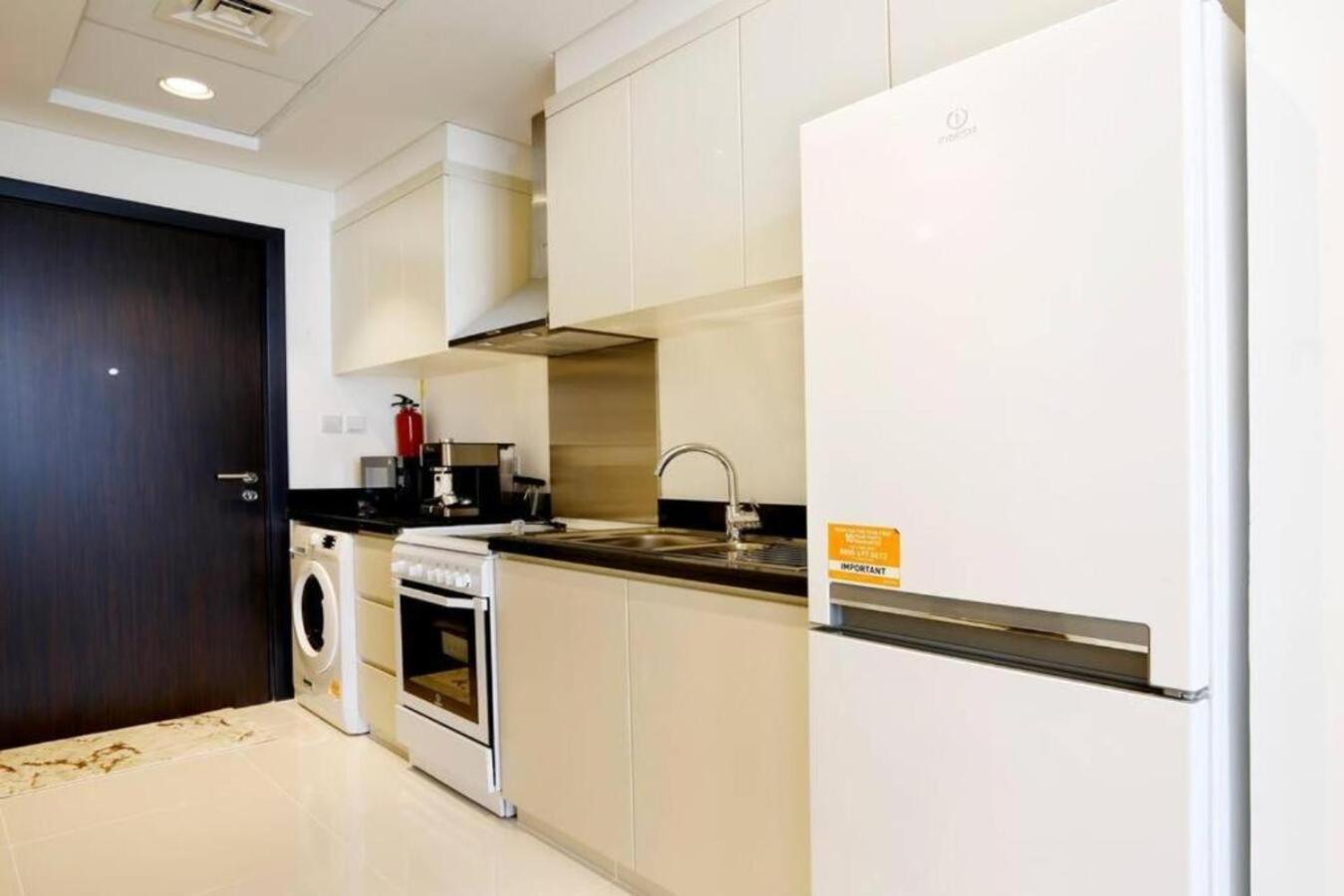 Brown Stone - Carson View Apartment Dubai