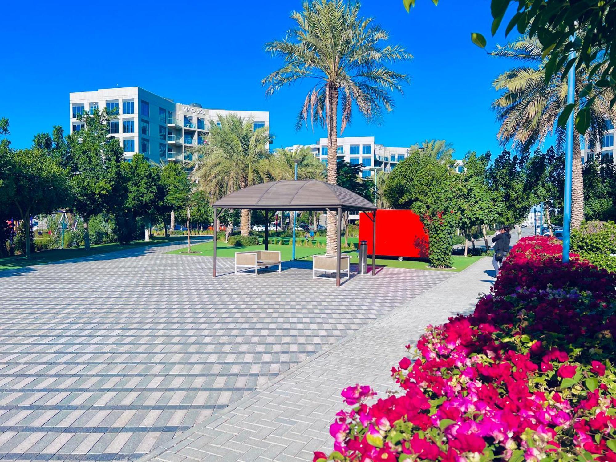 Apartment Spacious One Bedroom , Balcony, Pool & Garden View By Trueurbanbb Dubai