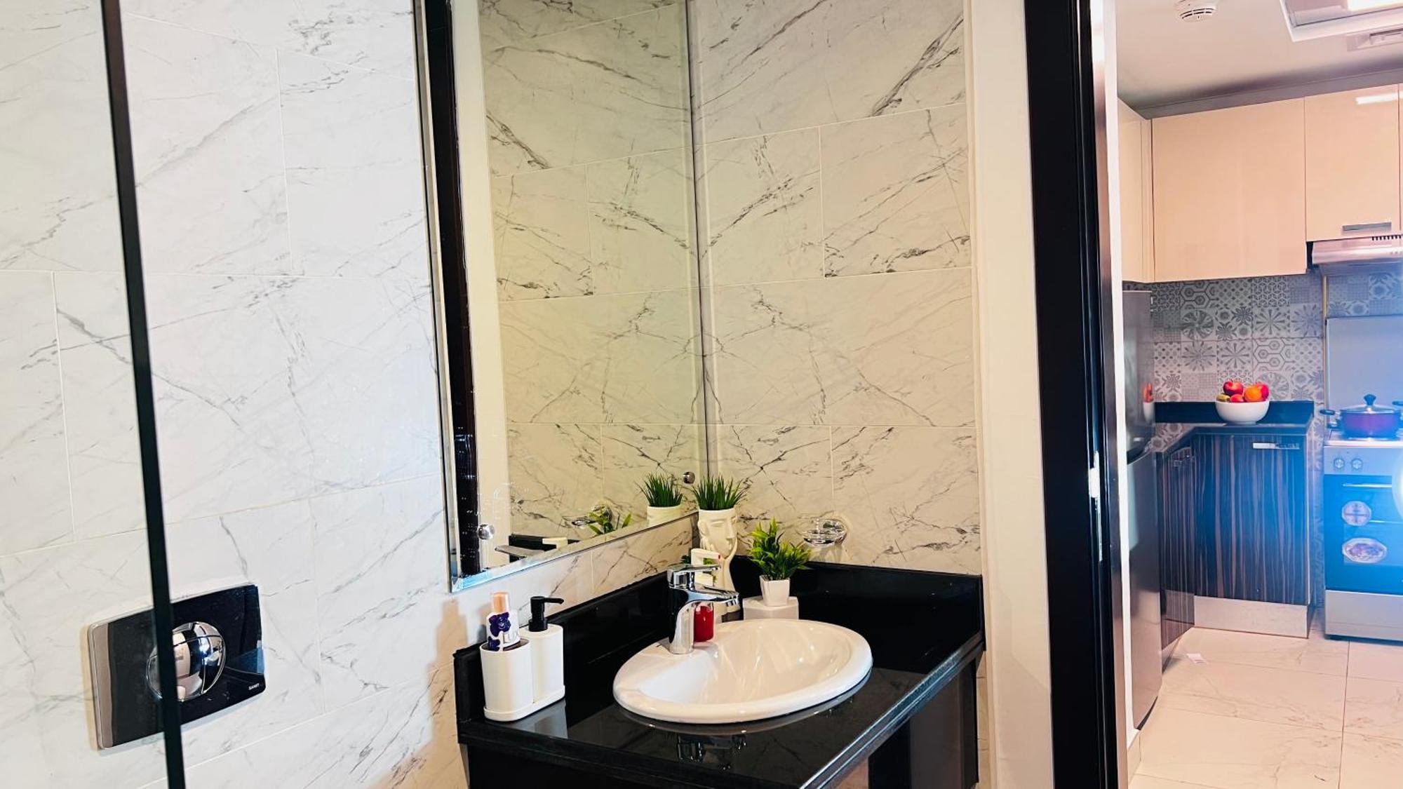 Apartment Spacious One Bedroom , Balcony, Pool & Garden View By Trueurbanbb Dubai