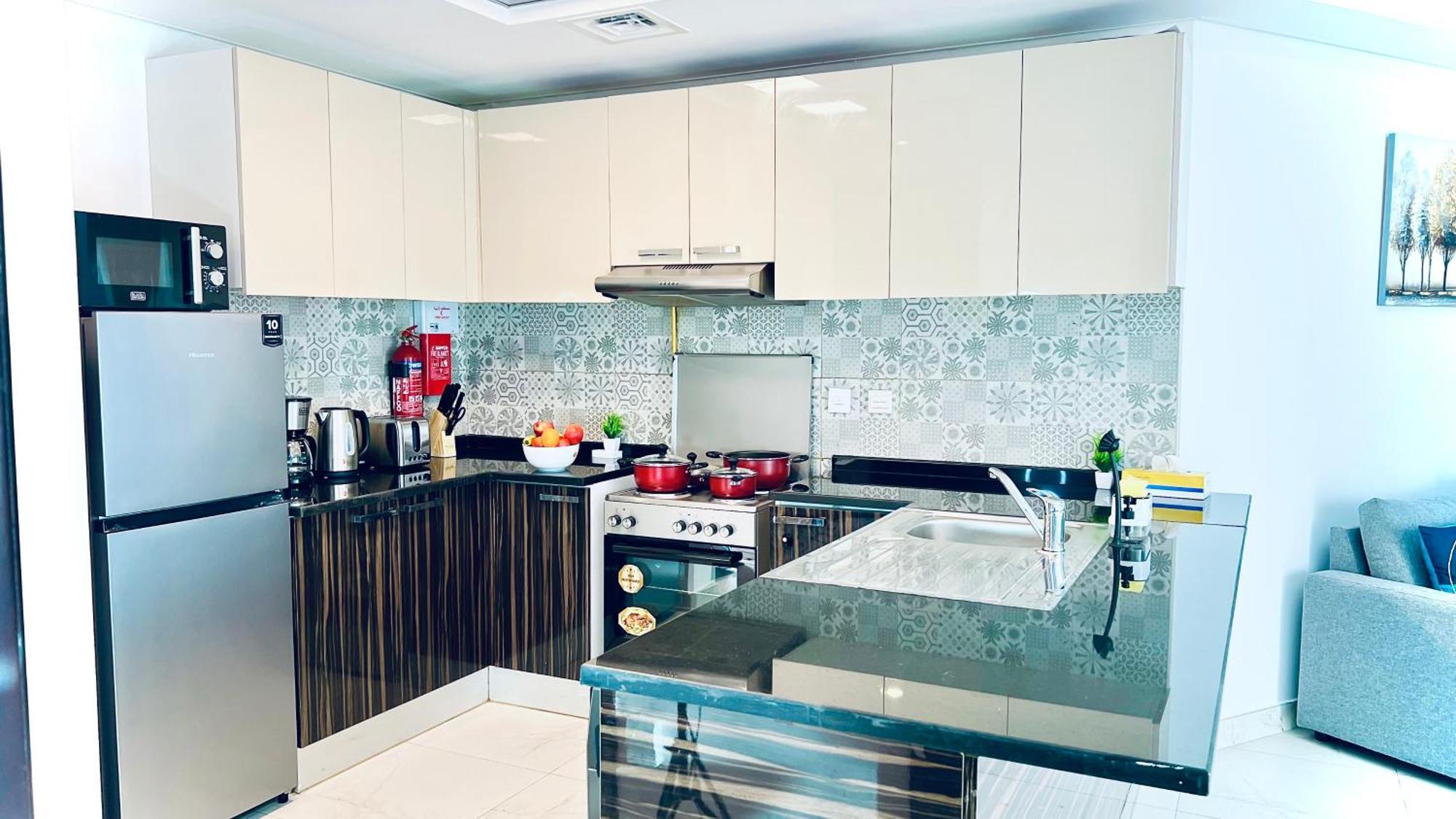 Spacious One Bedroom , Balcony, Pool & Garden View By Trueurbanbb Dubai