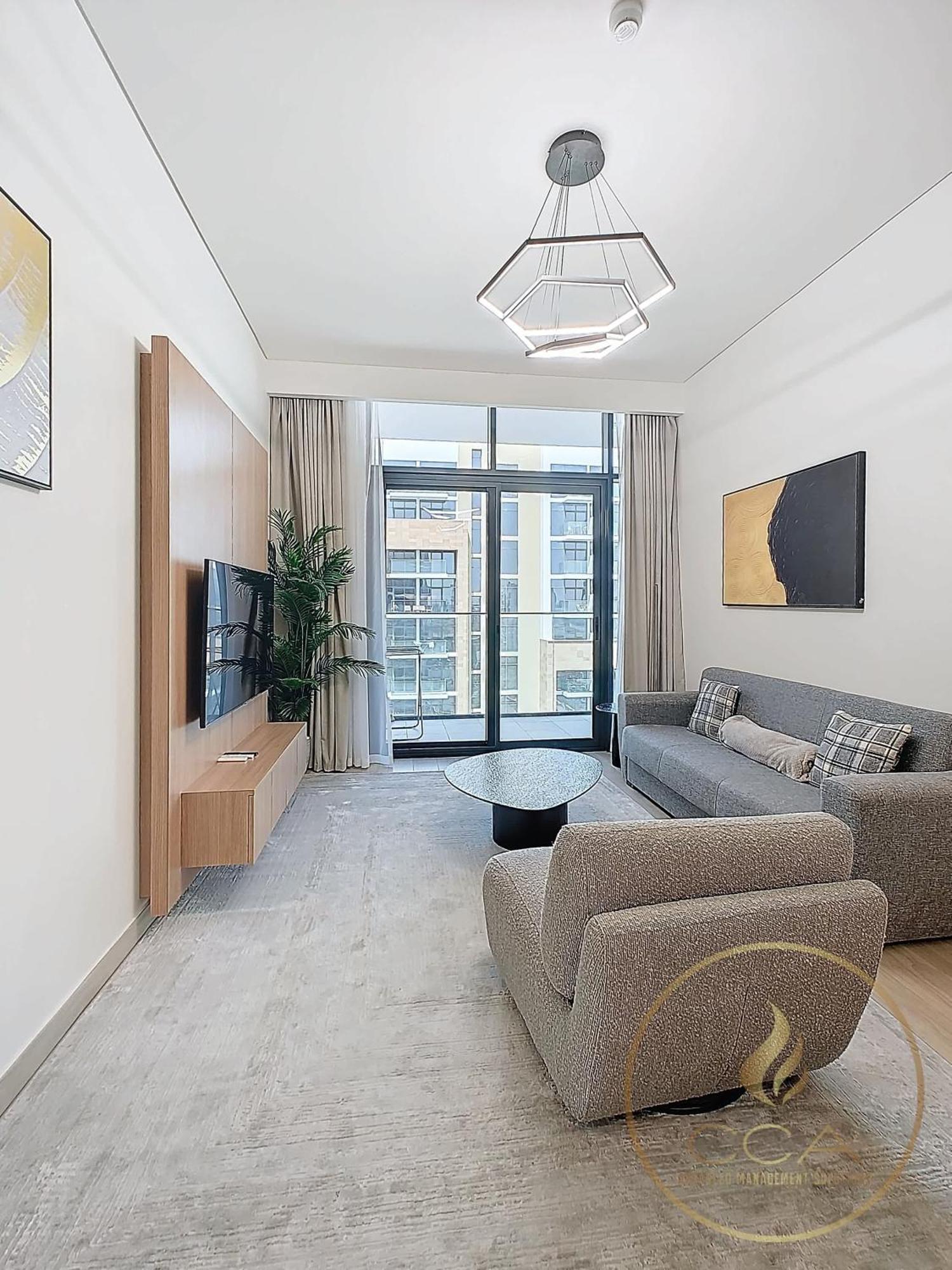 Skyline Haven Sophisticated Apartment