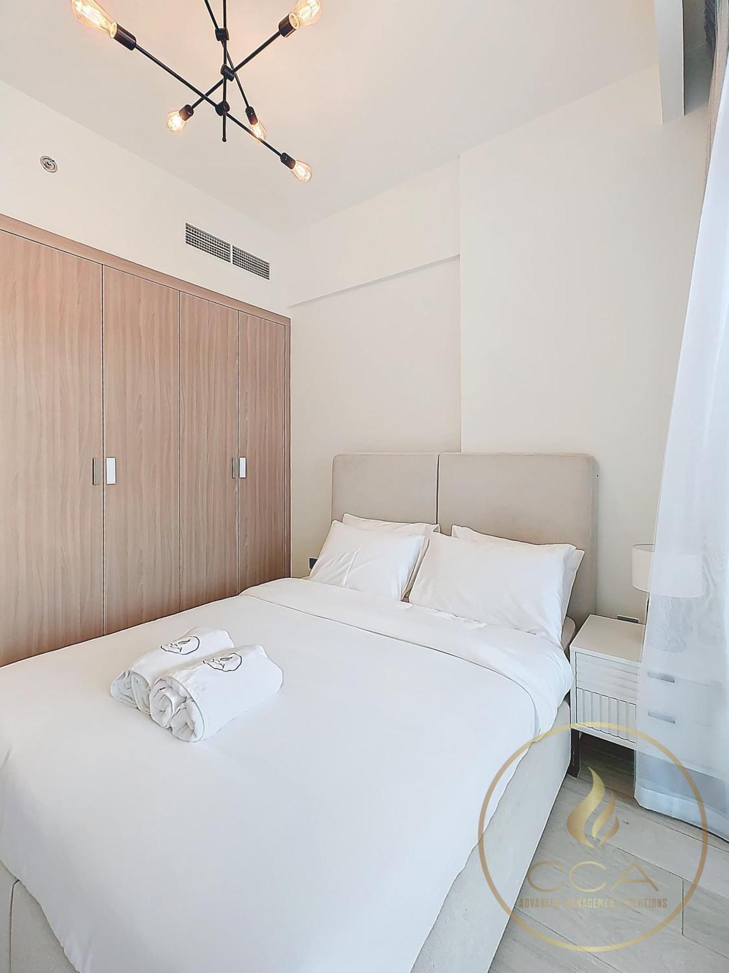 Apartment Skyline Haven Sophisticated Dubai