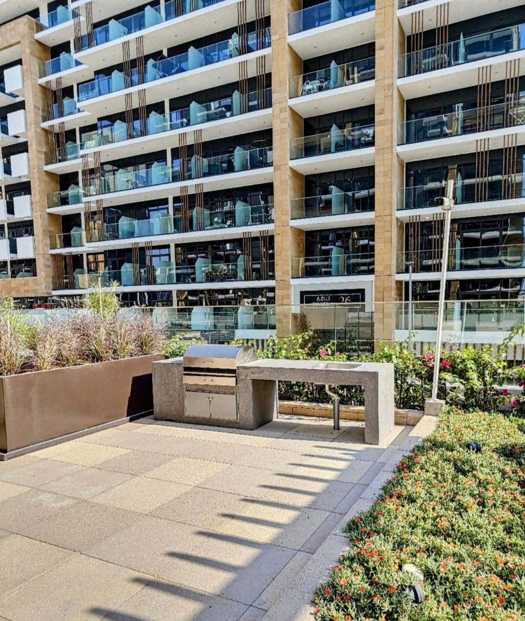 Skyline Haven Sophisticated Apartment Dubai