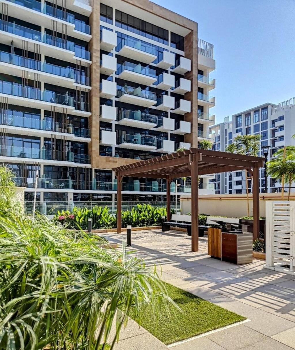 Skyline Haven Sophisticated Apartment *