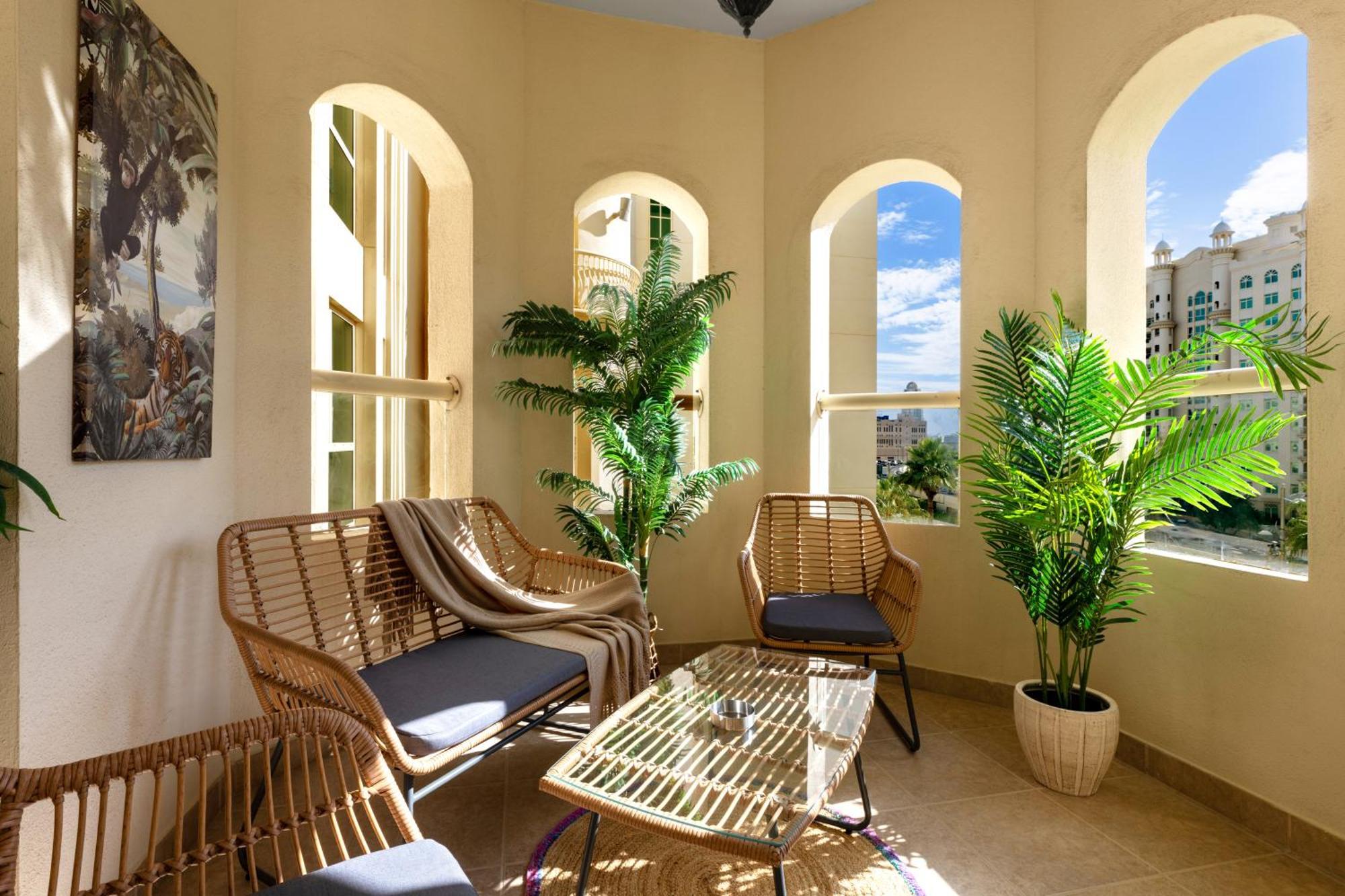 Spacious 2br With Pool & Private Access Apartment