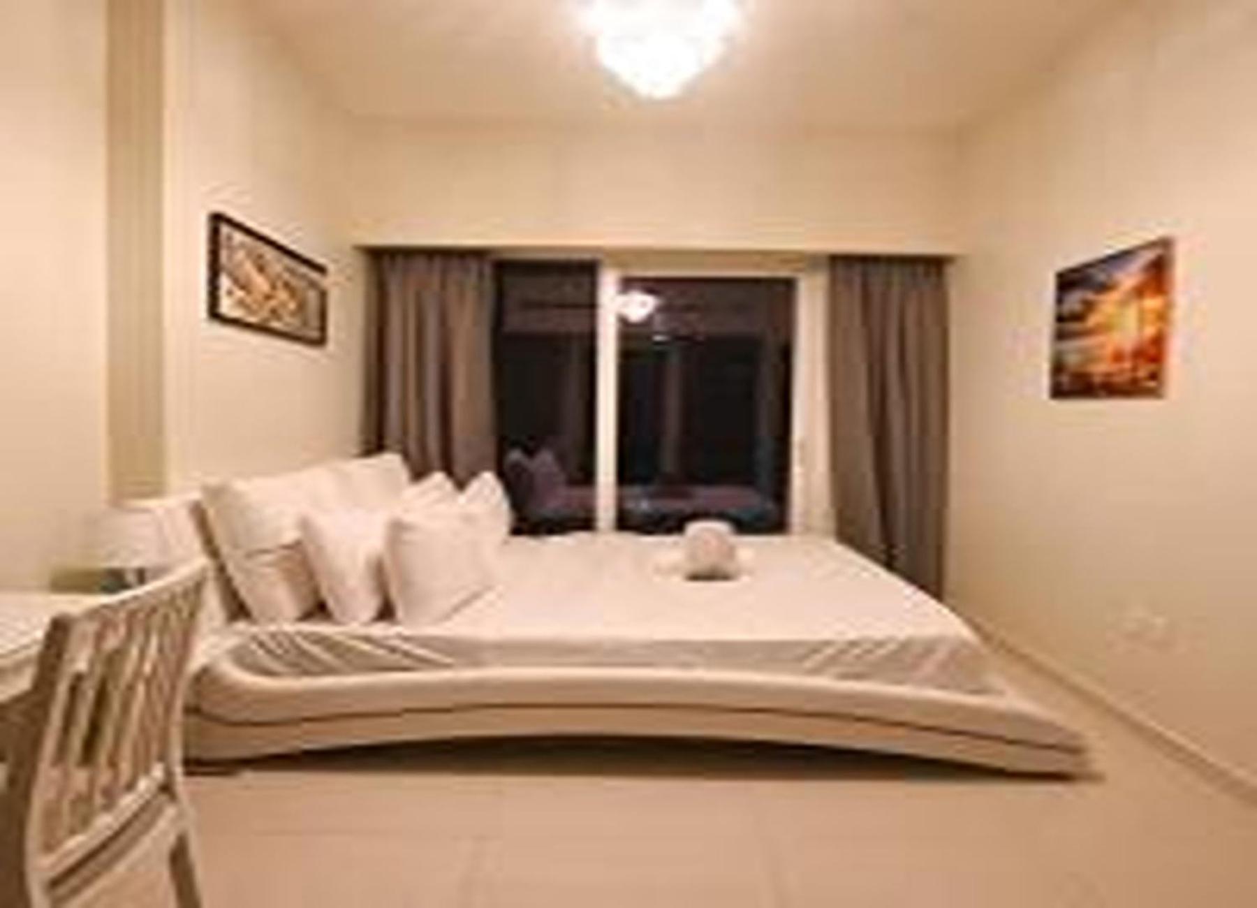 Brown Stone - Canal View Reva Apartment