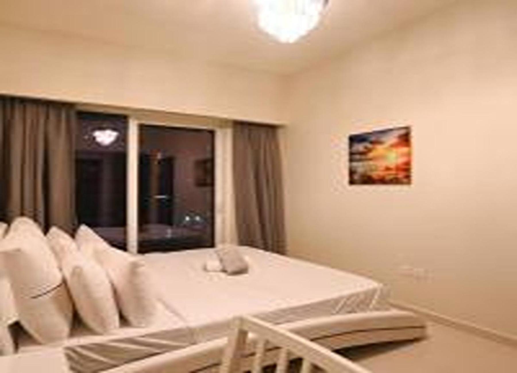 Brown Stone - Canal View Reva Apartment Dubai