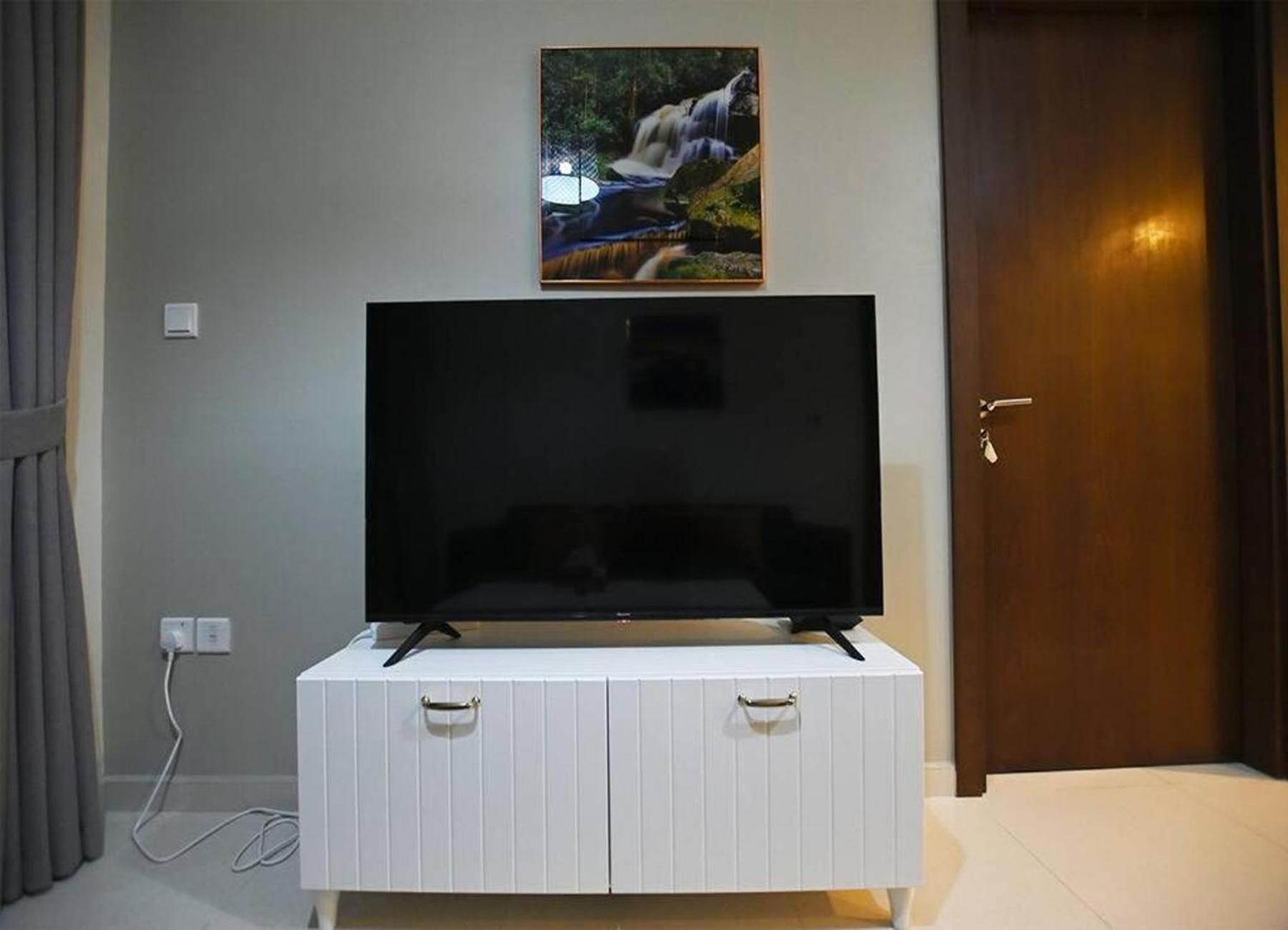 Brown Stone - Canal View Reva