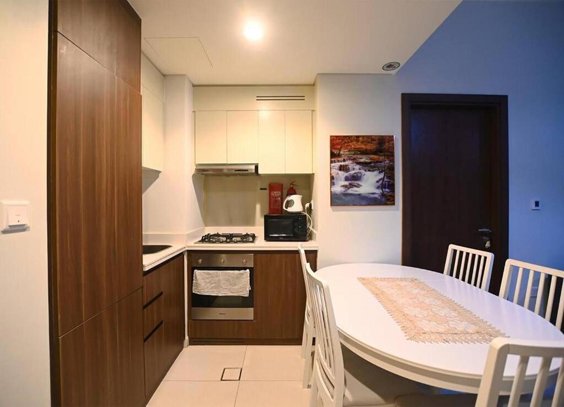 Brown Stone - Canal View Reva Apartment Dubai