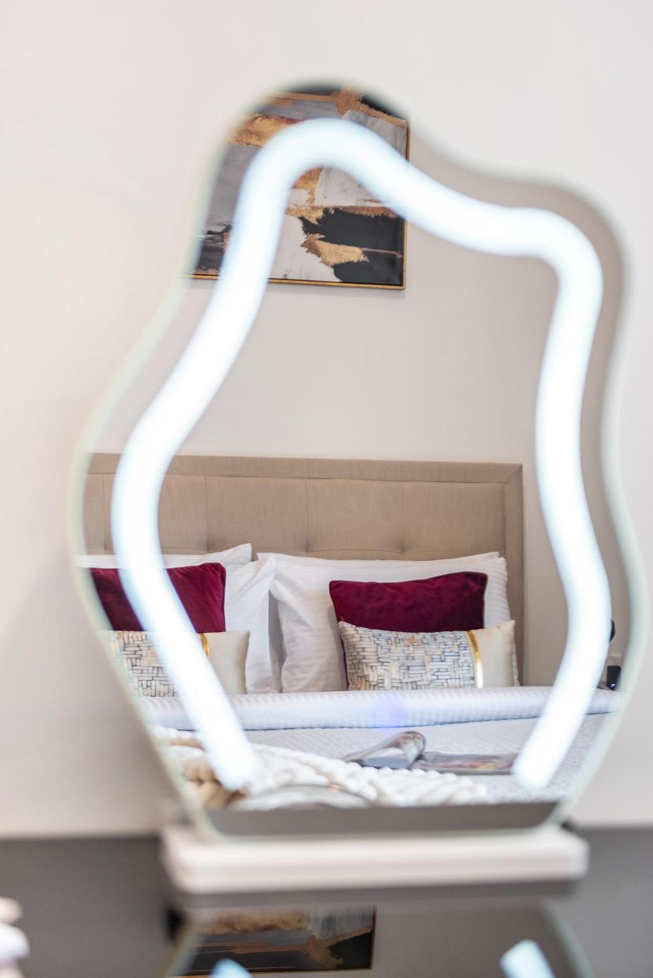 Apartment The Smart Concierge - Oakley Jvc