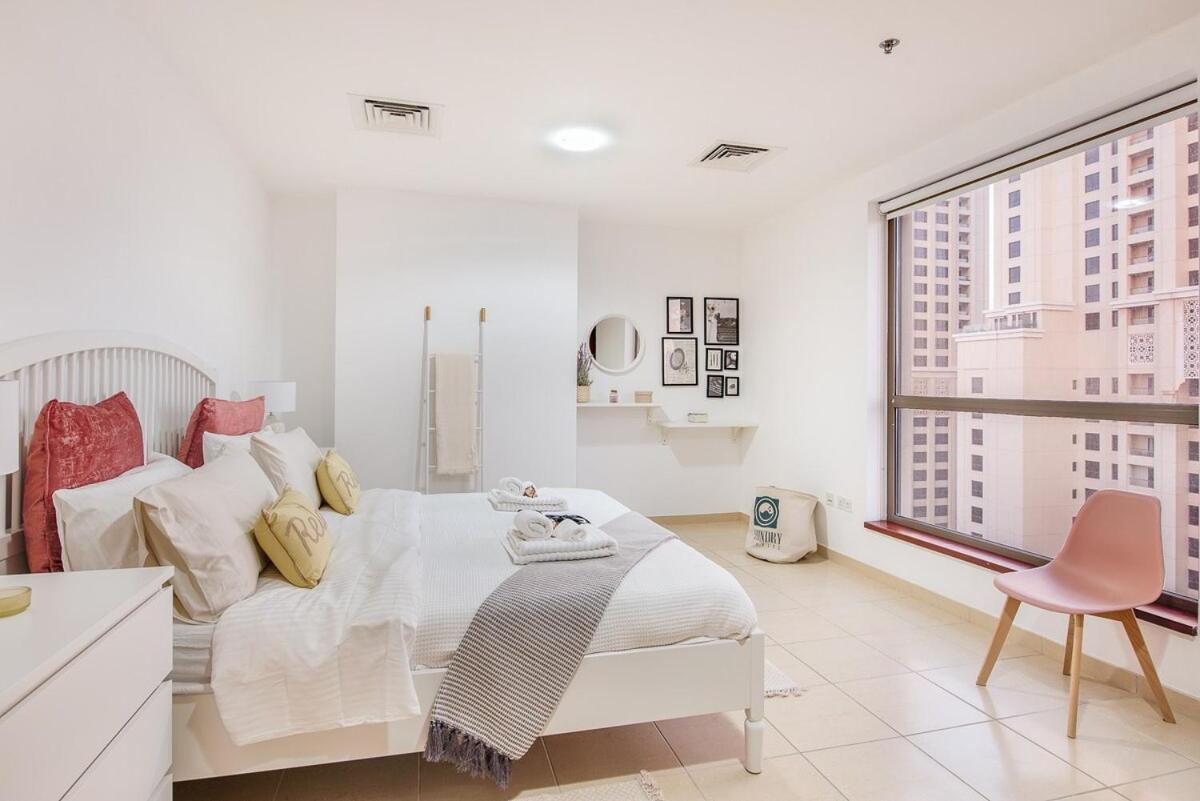 Elegant 2-bedroom With Balcony Views At Shams 4 Jbr
