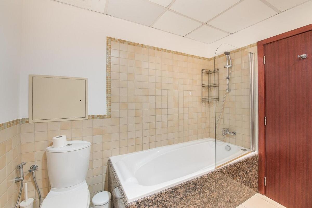 Elegant 2-bedroom With Balcony Views At Shams 4 Jbr Apartment