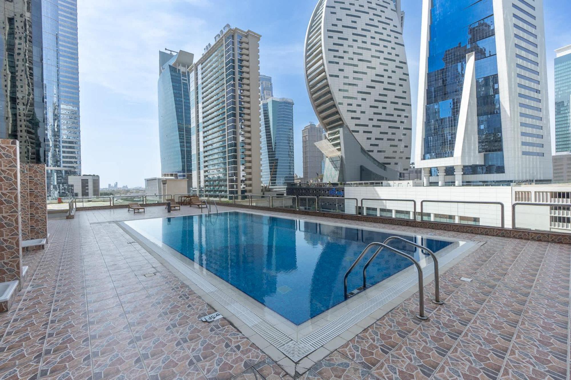 Splendid 2-bedroom For 4 At Ontario Tower Dubai