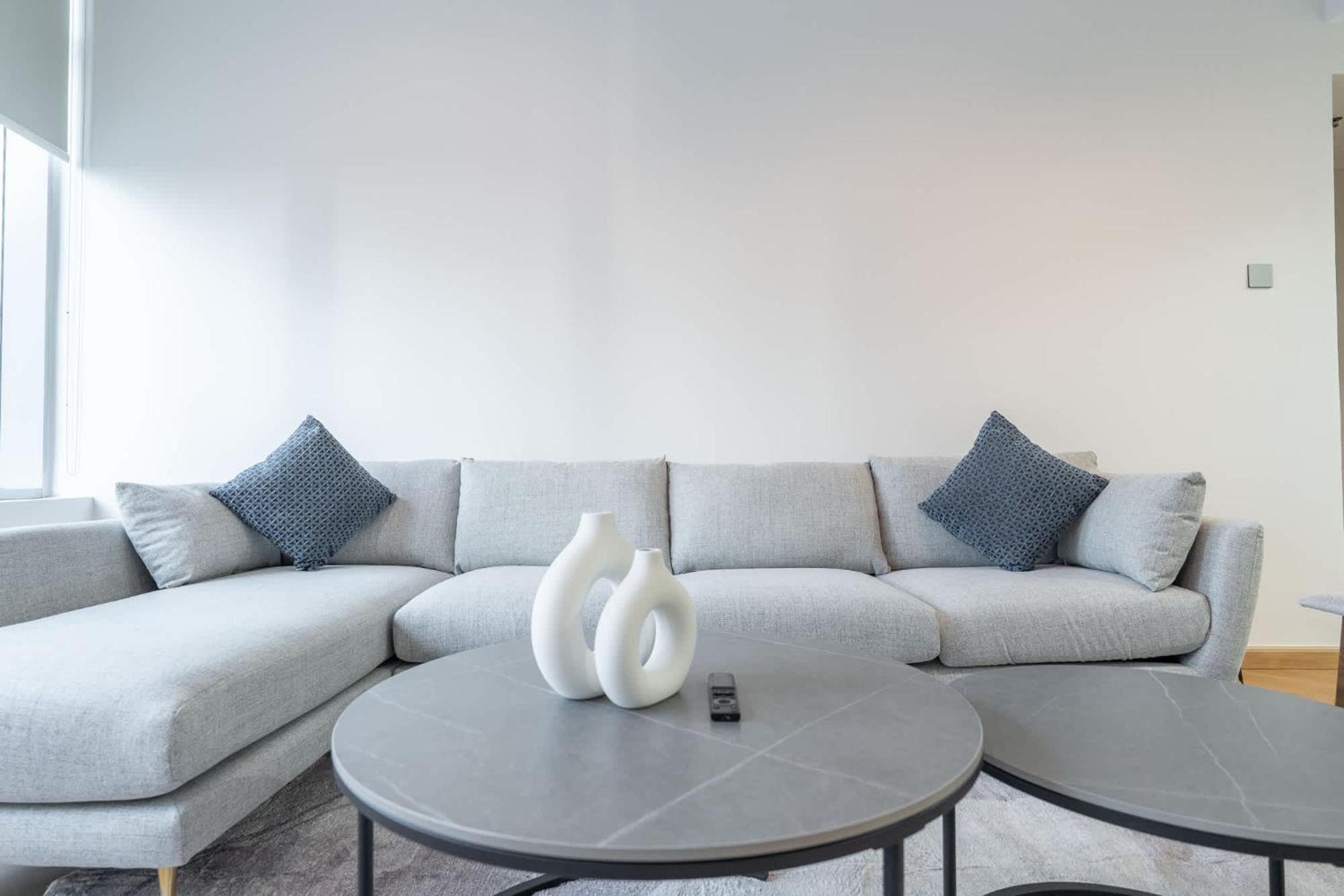 Splendid 2-bedroom For 4 At Ontario Tower Dubai