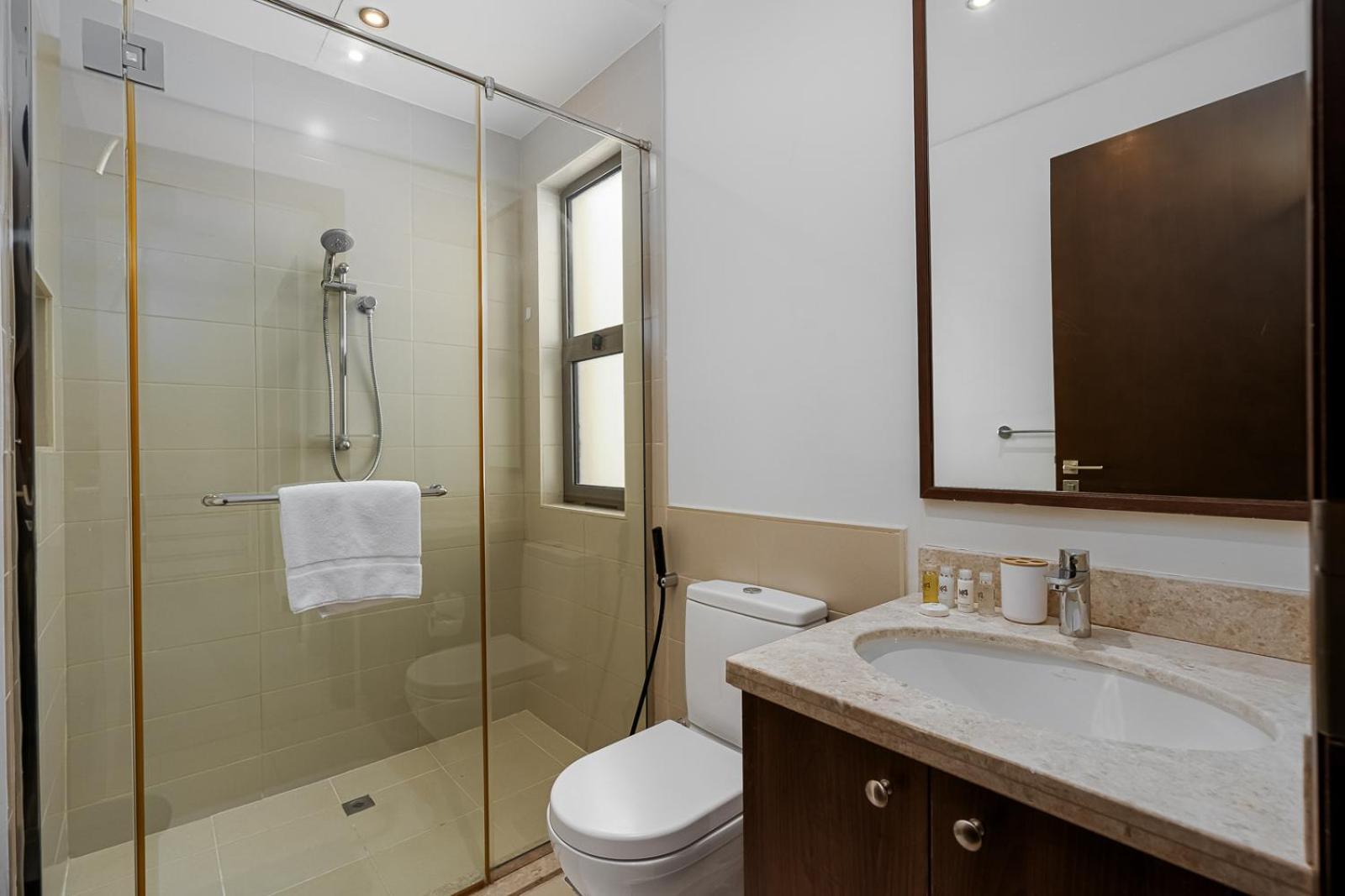 3br With Pool, Gym And Kid's Playground