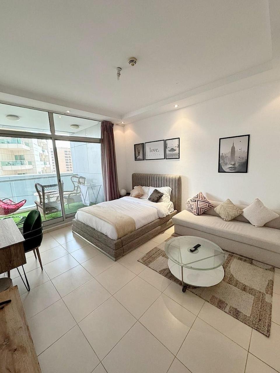 Chic In Marina Apartment Dubai