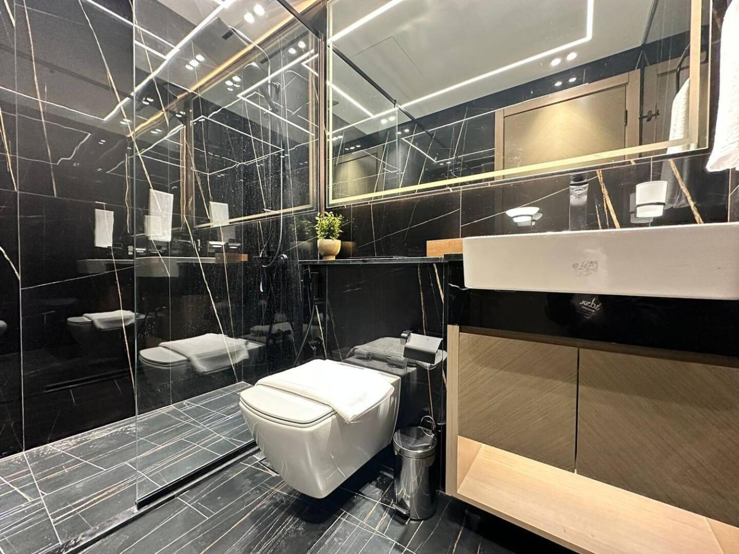 Modern And Stylish 01 Bedroom In Jvc * Dubai