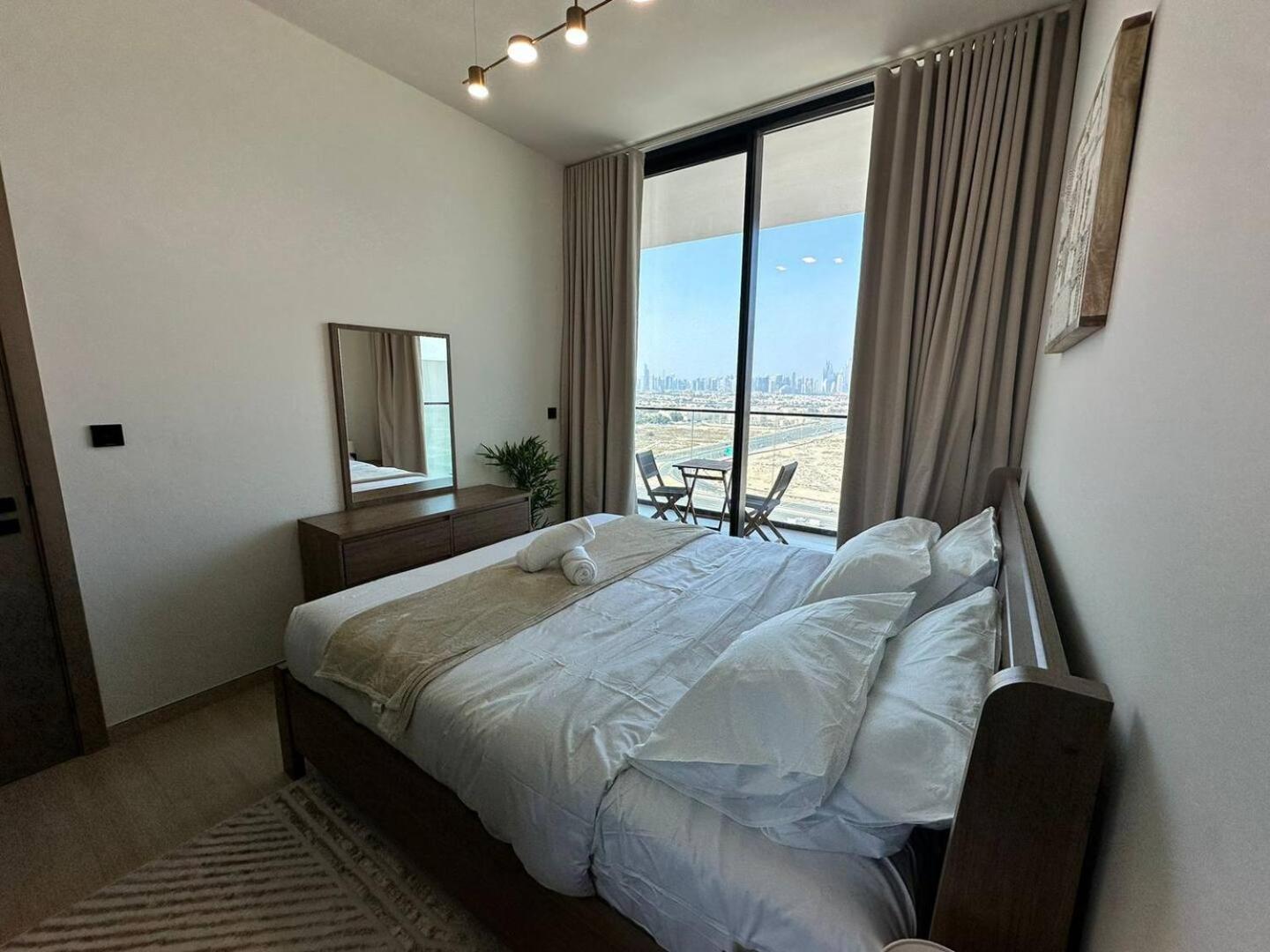 Modern And Stylish 01 Bedroom In Jvc Apartment *