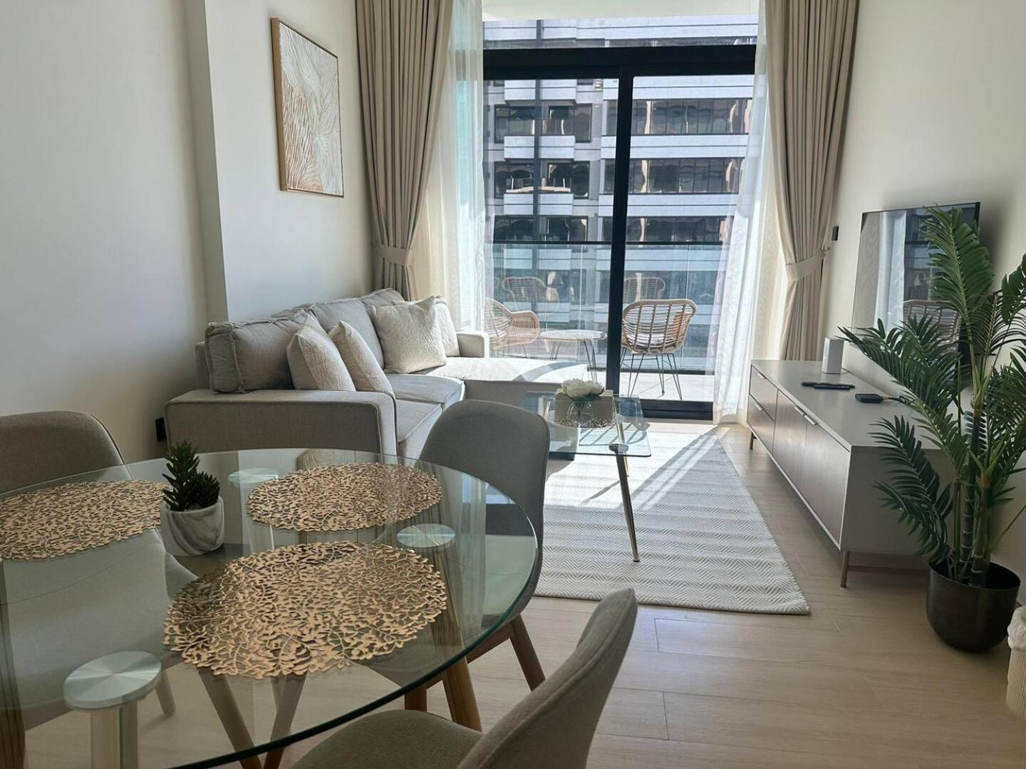Stylish Loft New 1 Bedroom Apartmet In Jvc
