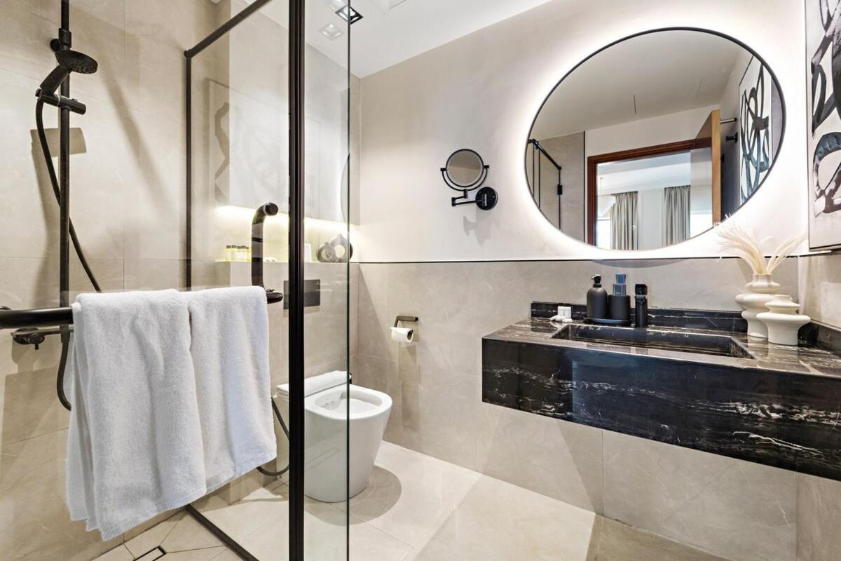 First Class 1br Breathtaking Views Apartment Dubai