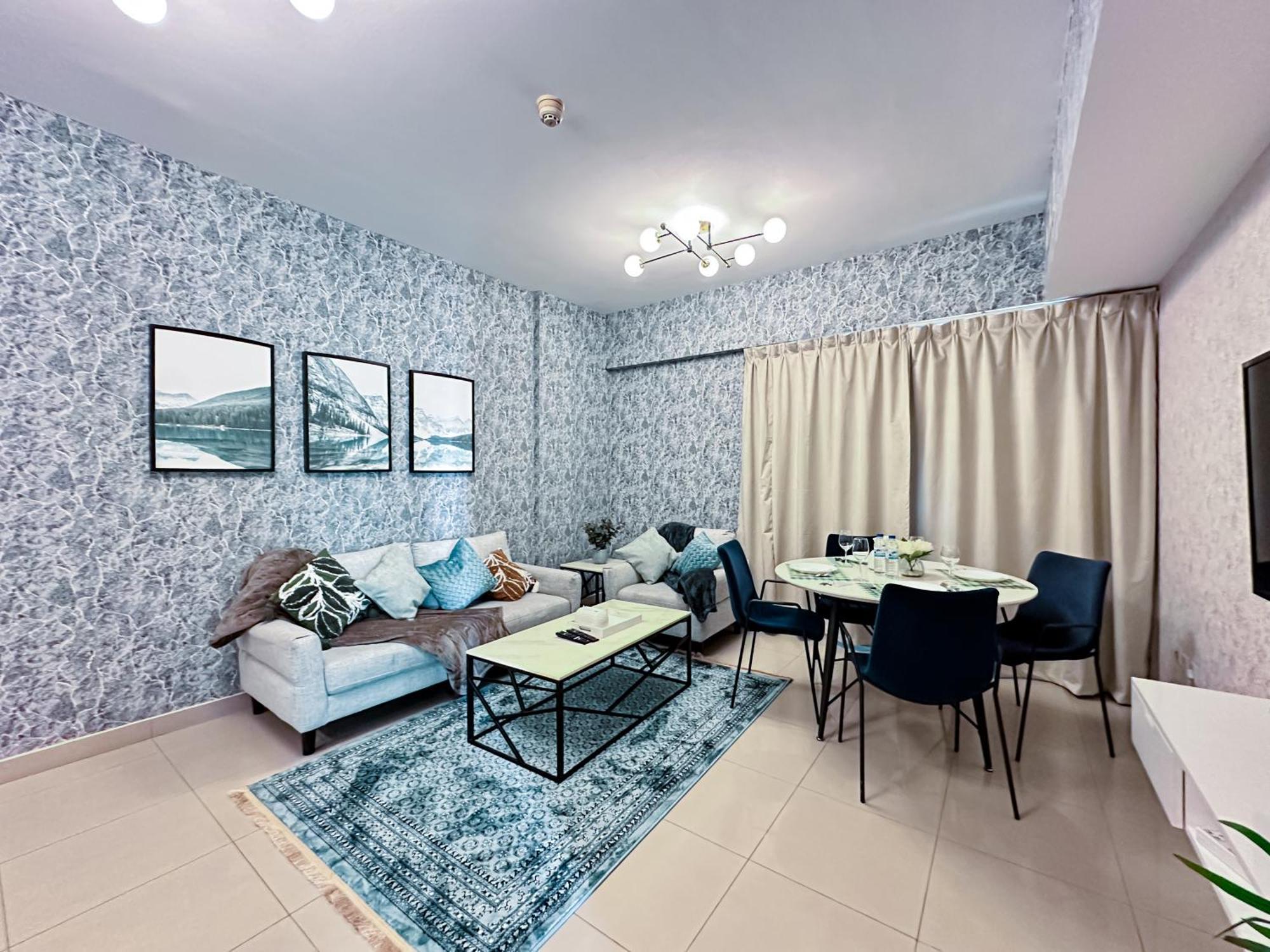 Cozy 2 Bedroom In Red In Sport Apartment Dubai