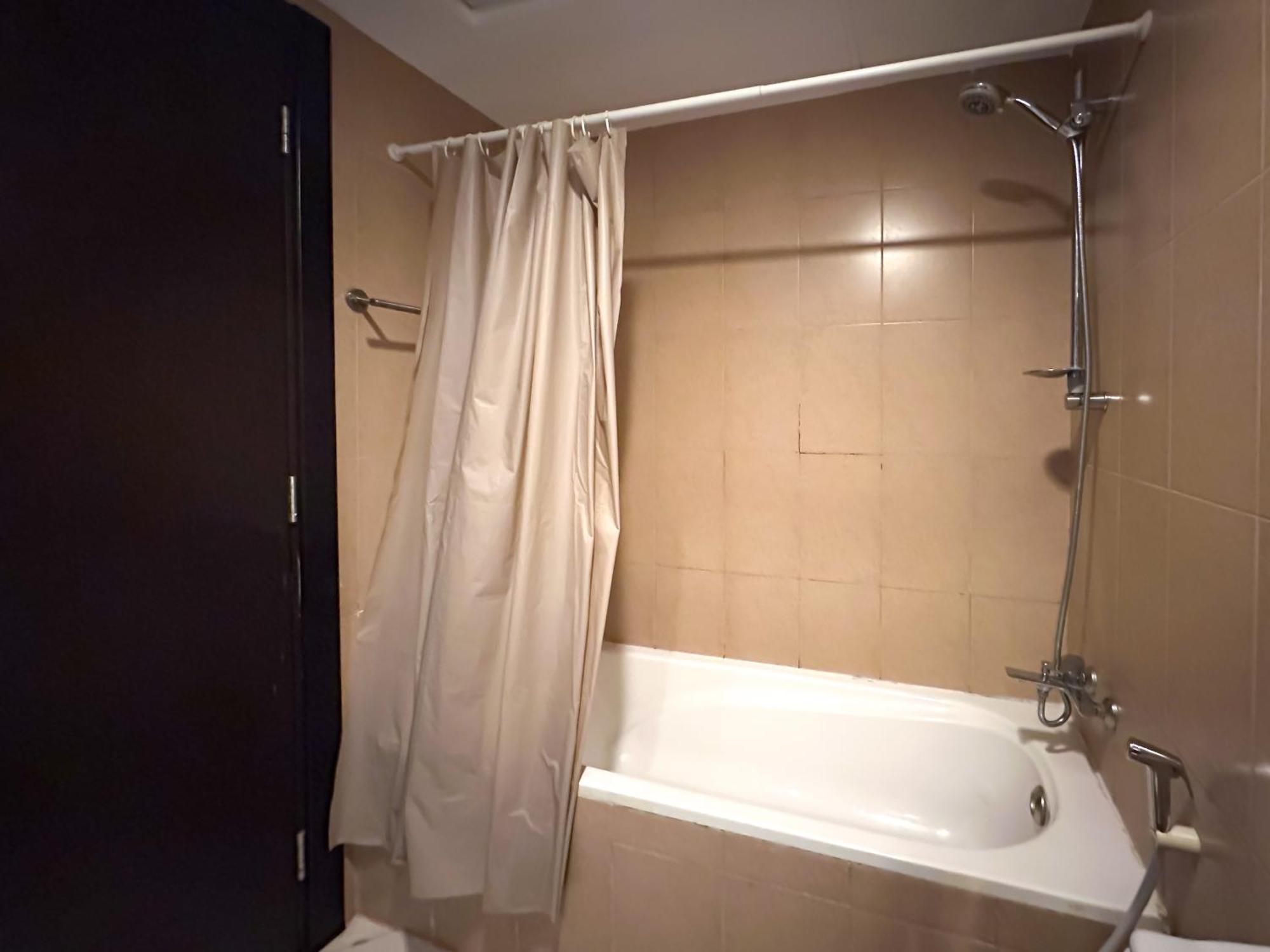 Cozy 2 Bedroom In Red In Sport * Dubai