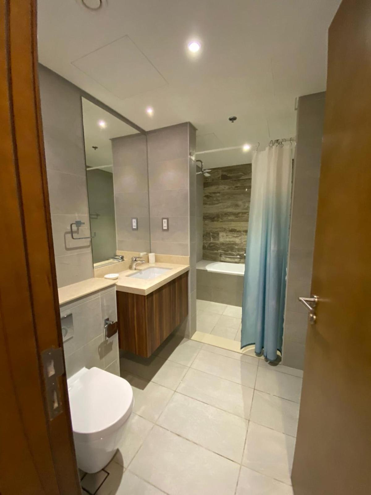 Apartment Entire House In Palm Jumeriah With Direct Access To The *
