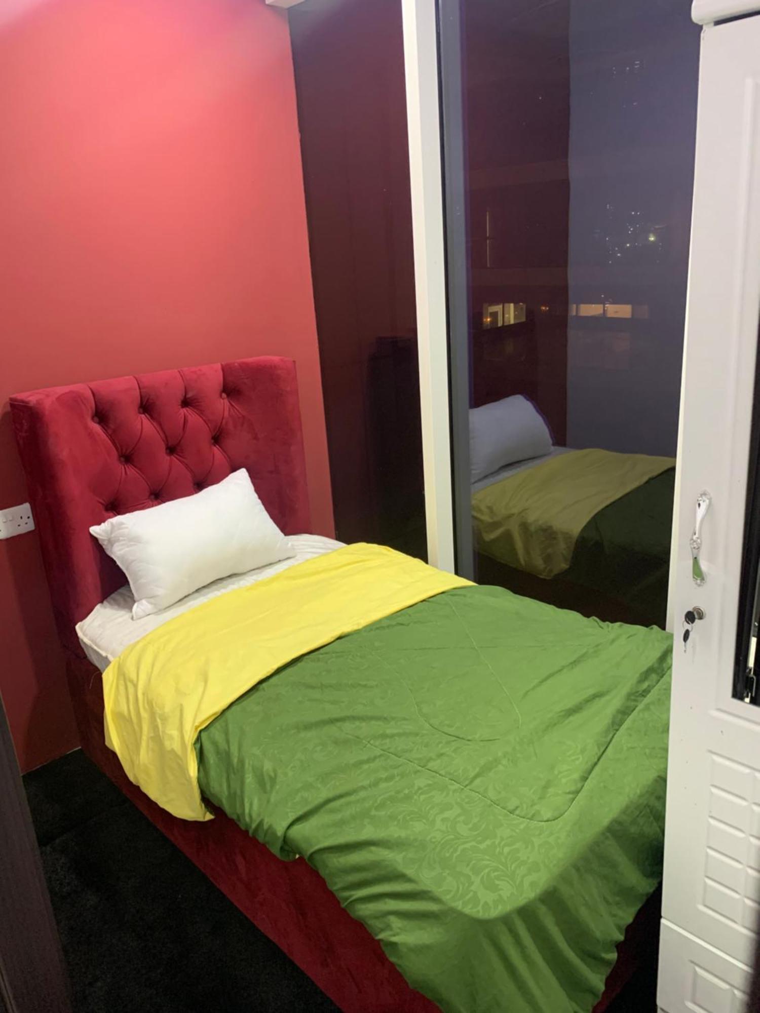 Paz Luxurious Space Capsule hotel *
