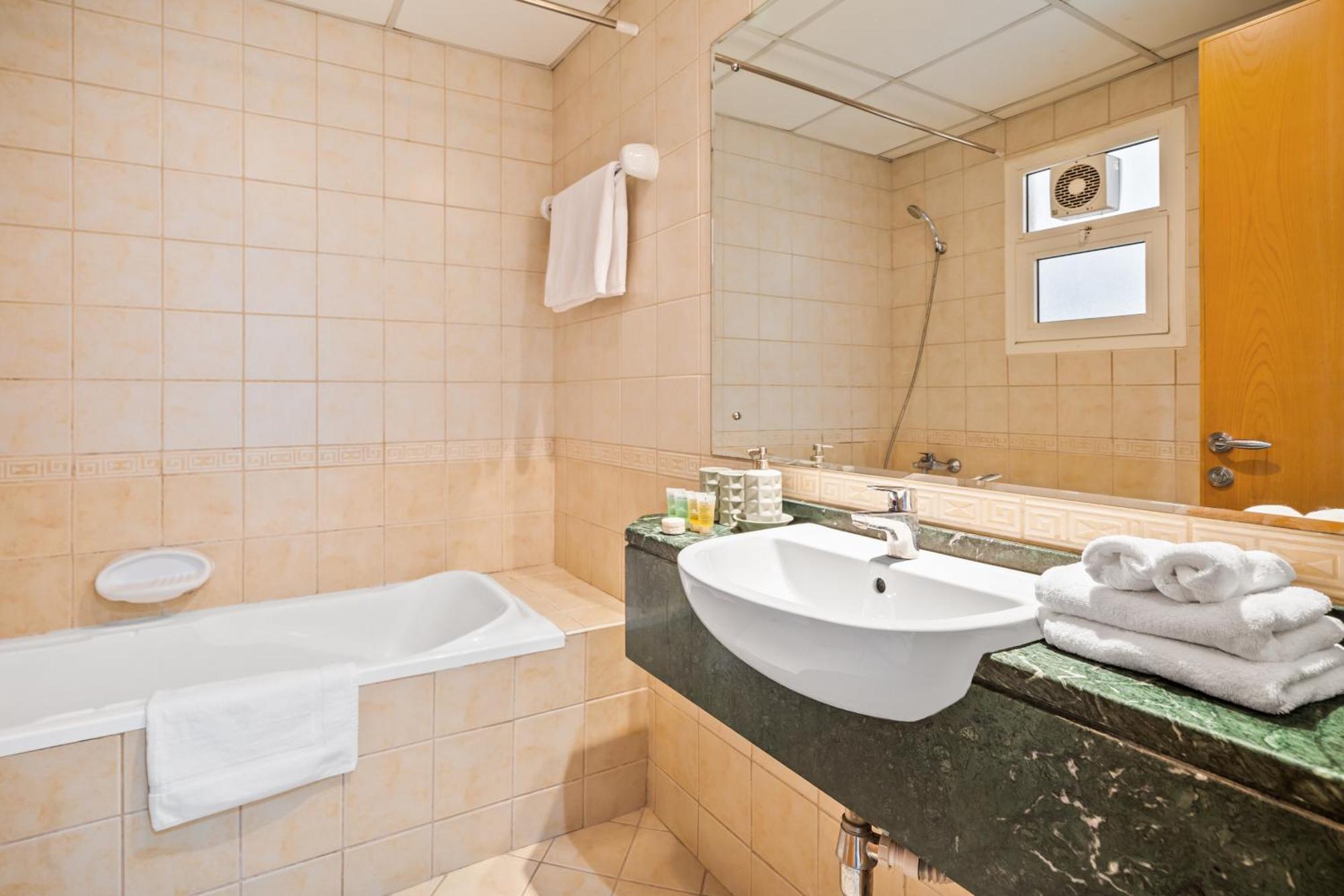 Cozy 1 Bedroom In Axis 2 Dso Apartment Dubai