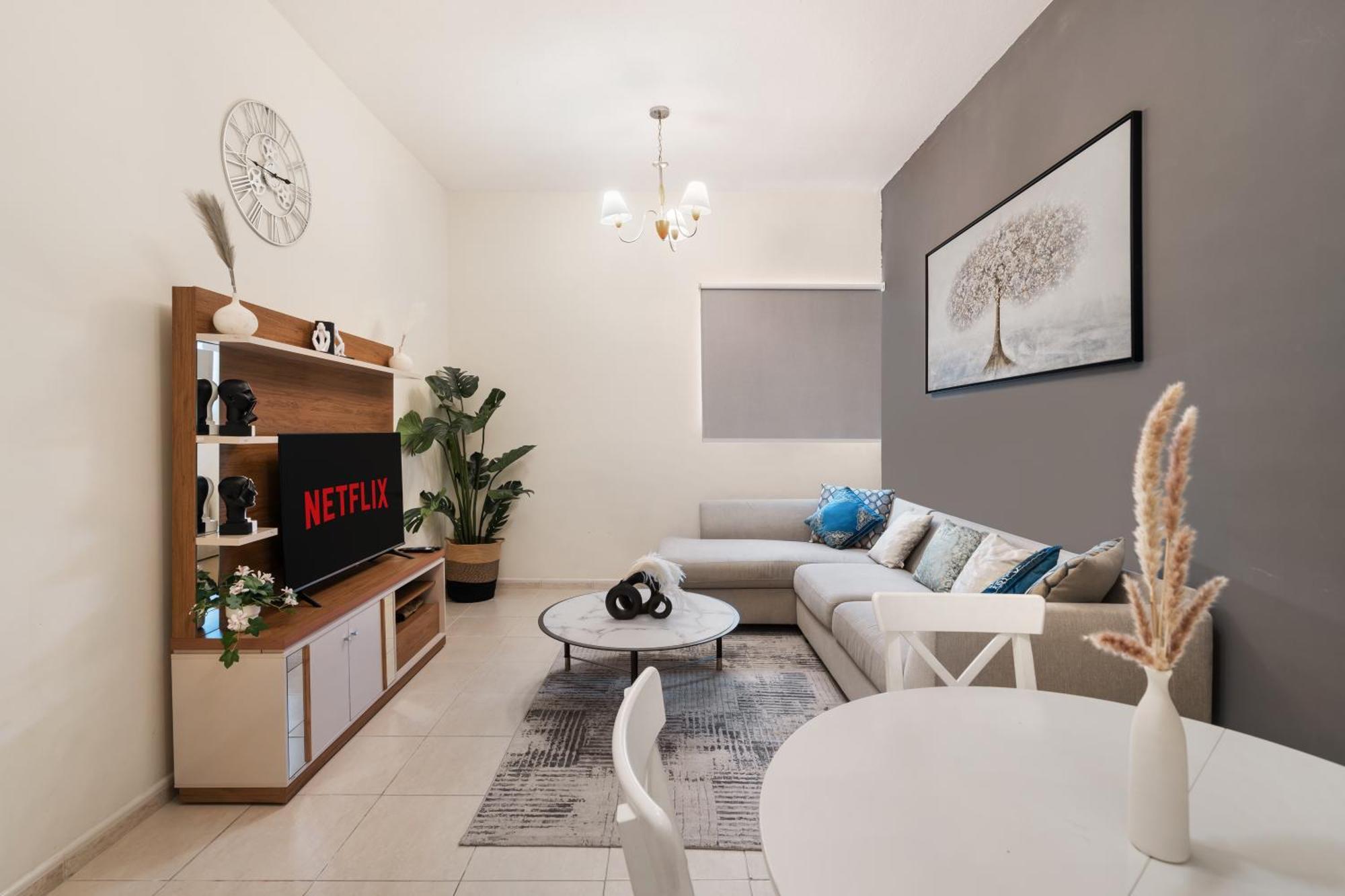 Cozy 1 Bedroom In Axis 2 Dso *