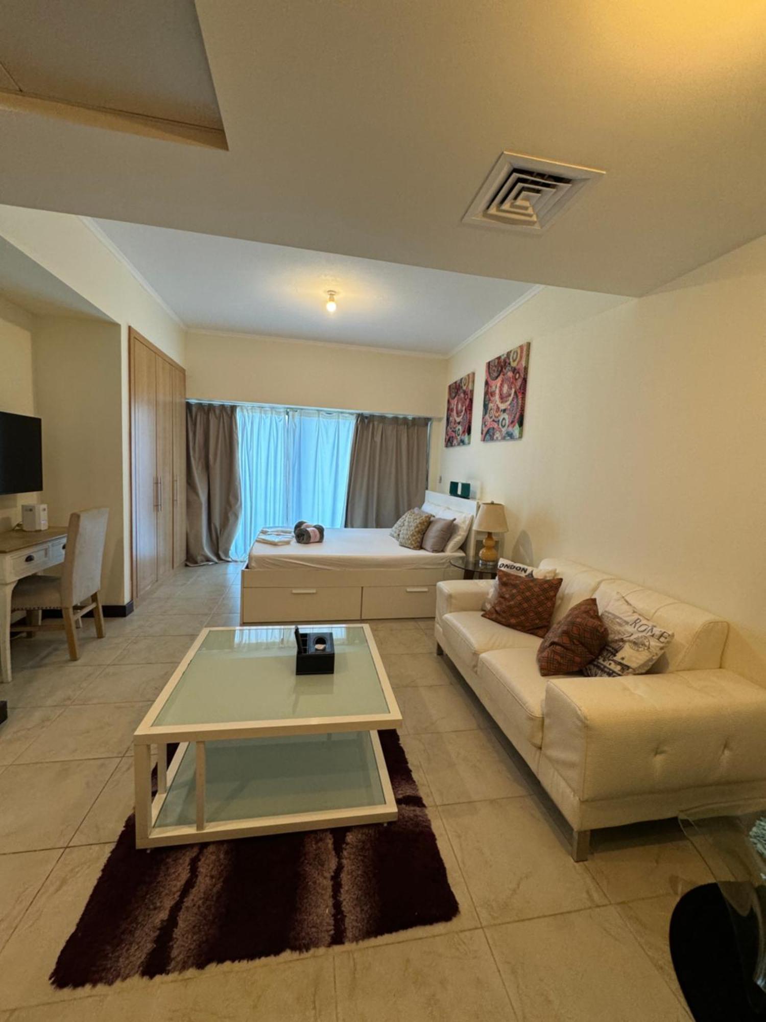 Apartment Click - Jlt - & Balcony Lakes View Entire -jn *