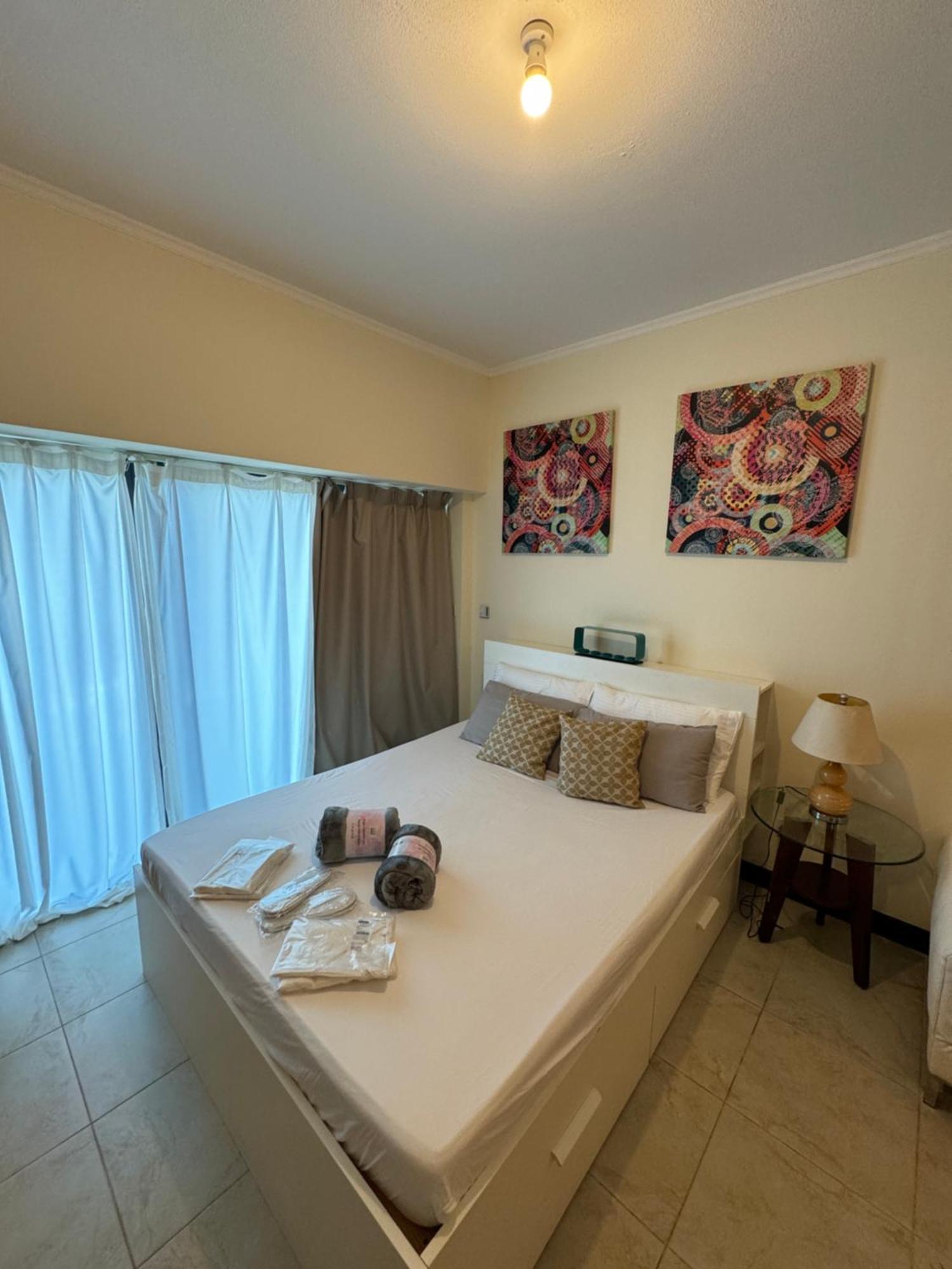 Click - Jlt - & Balcony Lakes View Entire -jn